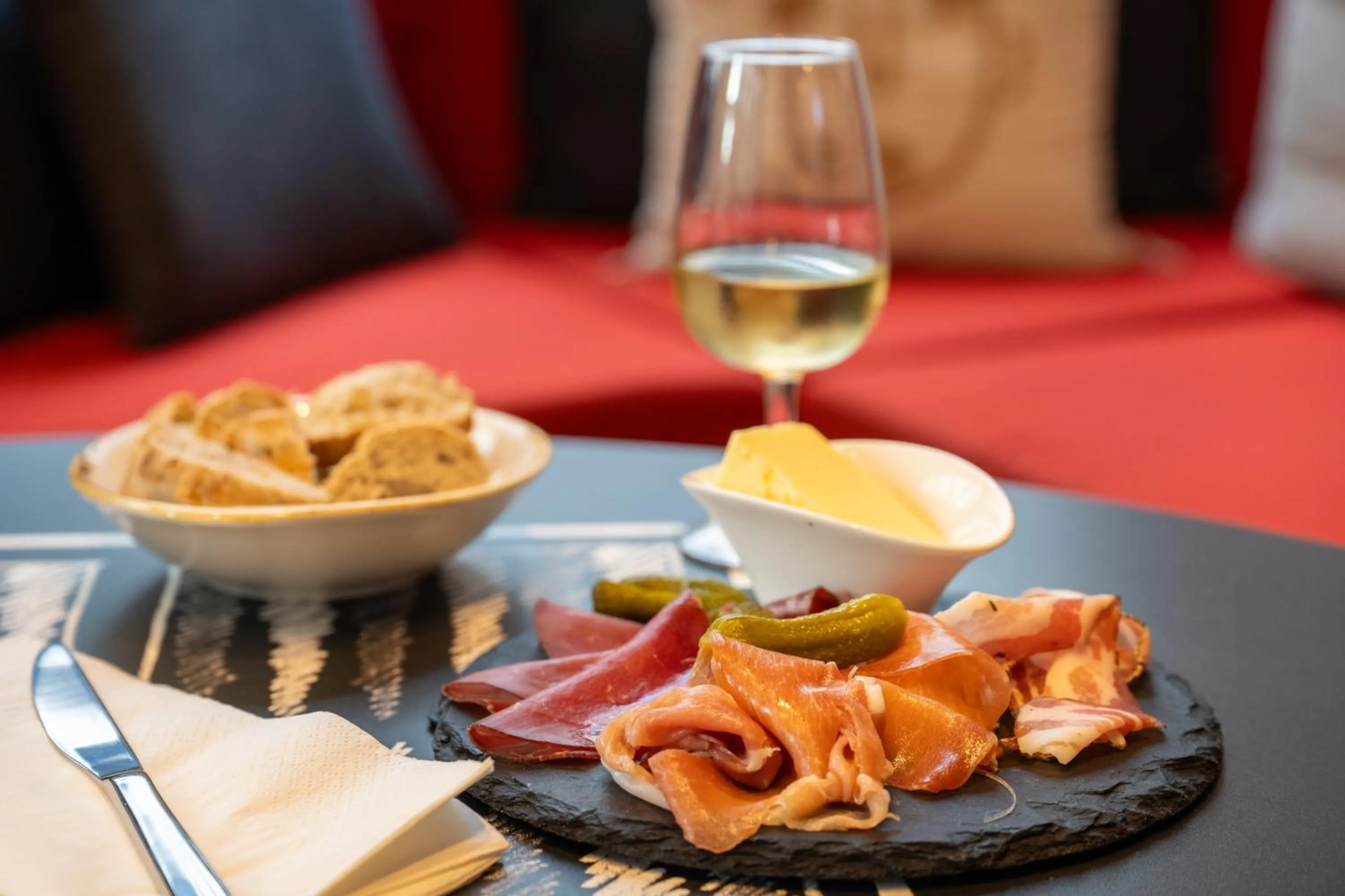 Lounge or bar in ibis Geneve Centre Lac