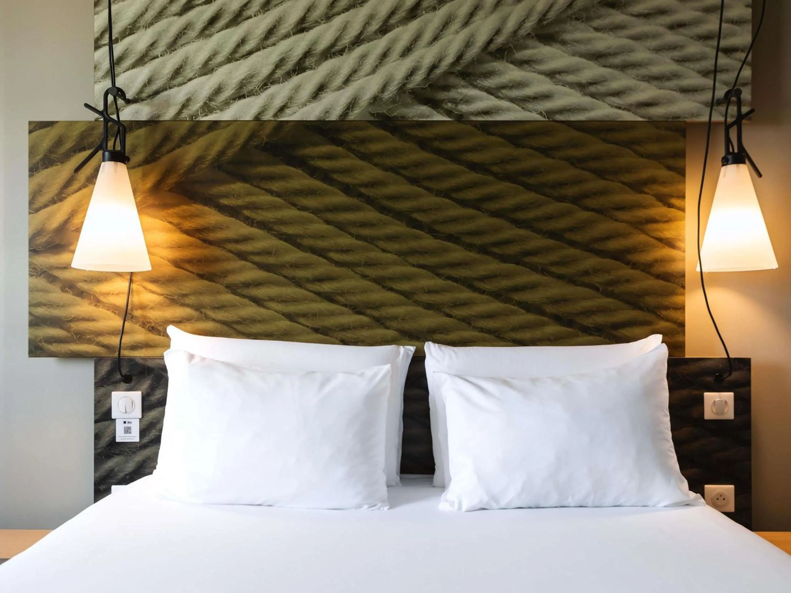 Bedroom, Bed in ibis Geneve Centre Lac