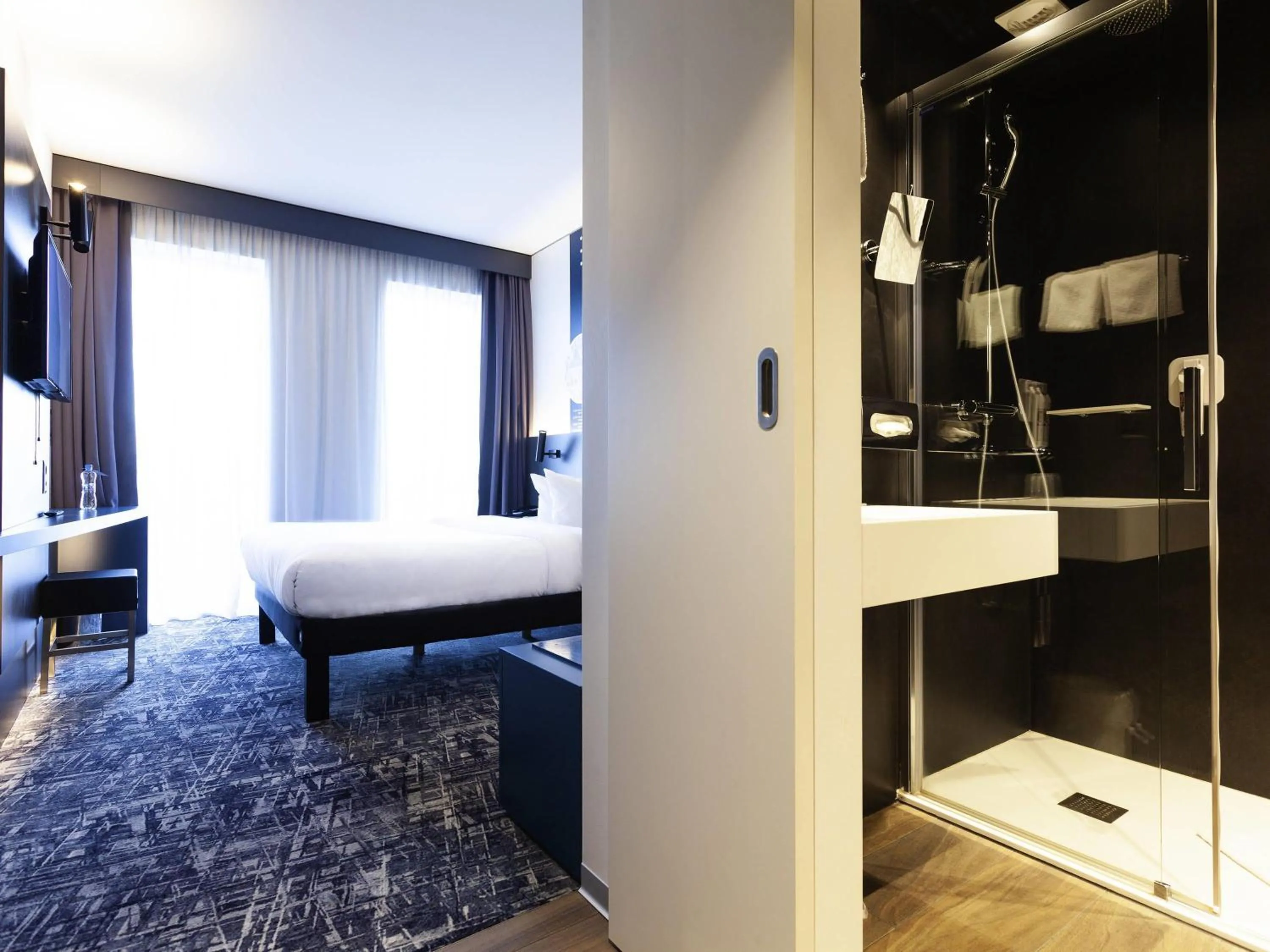 Bedroom, Bed in ibis Styles Basel City