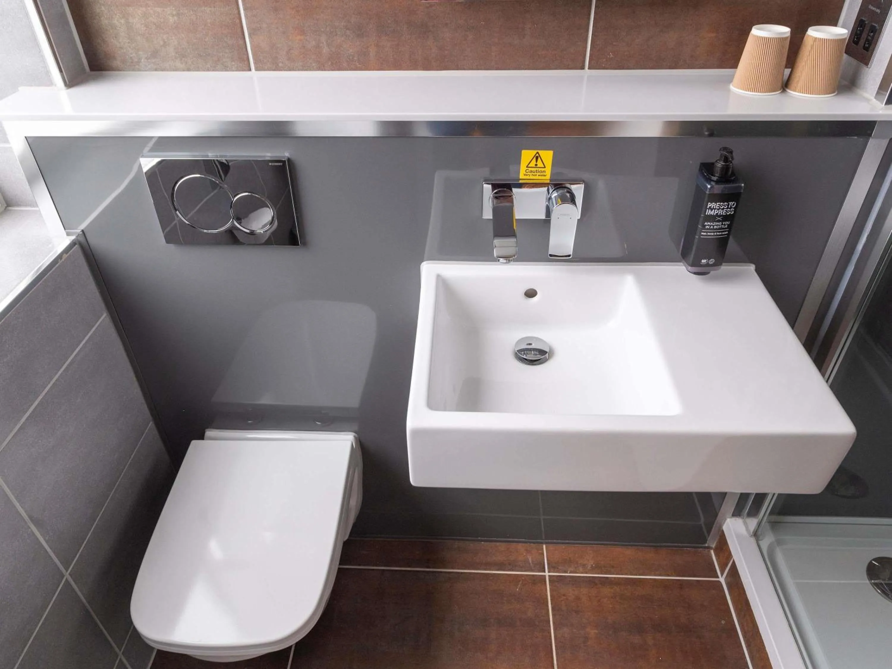 Bedroom in ibis Styles Leeds City Centre Arena