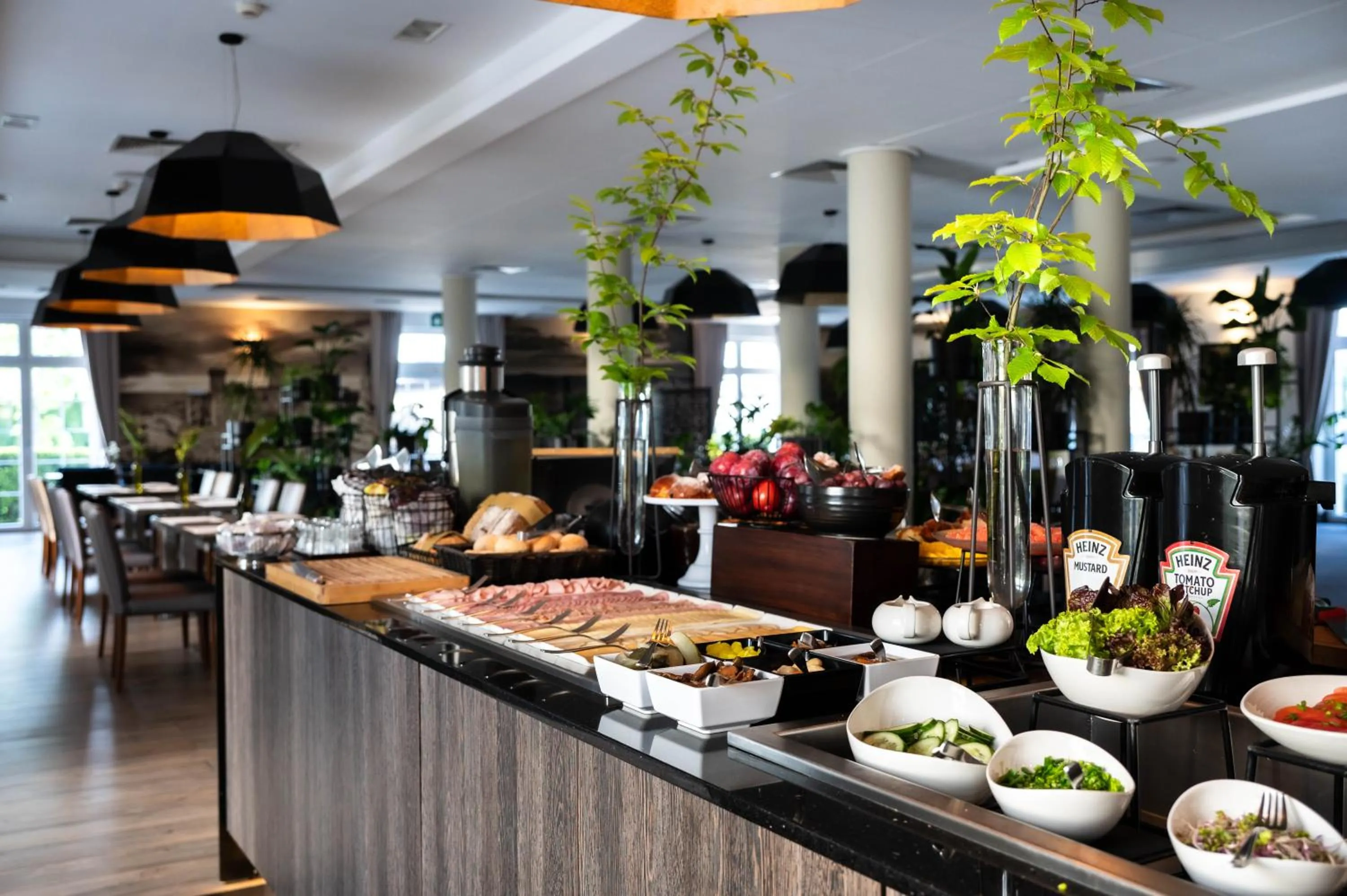 Restaurant/places to eat in Hotel Arche