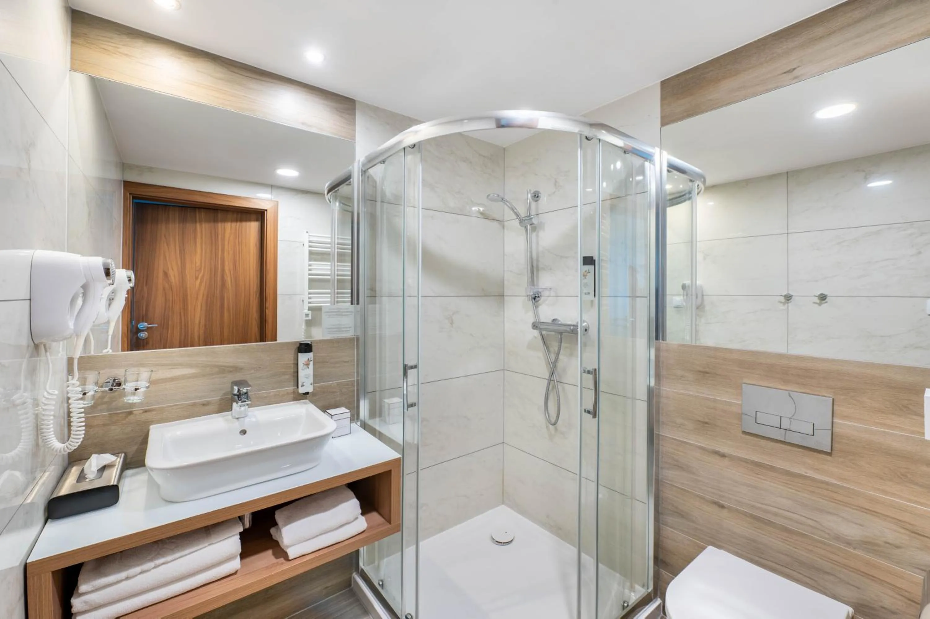 Shower in Hotel Arche