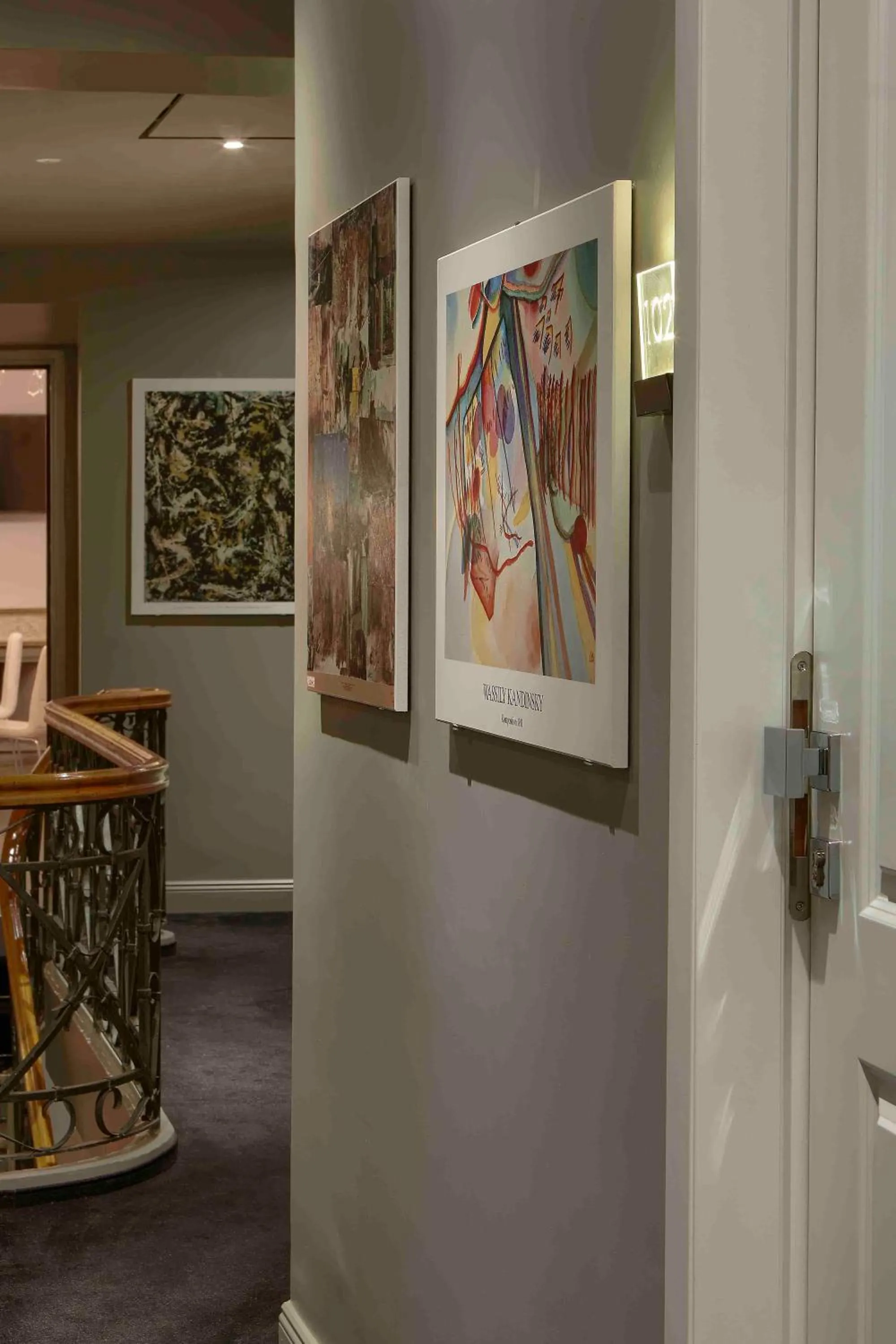 Decorative detail in L'obelisque maison de luxe