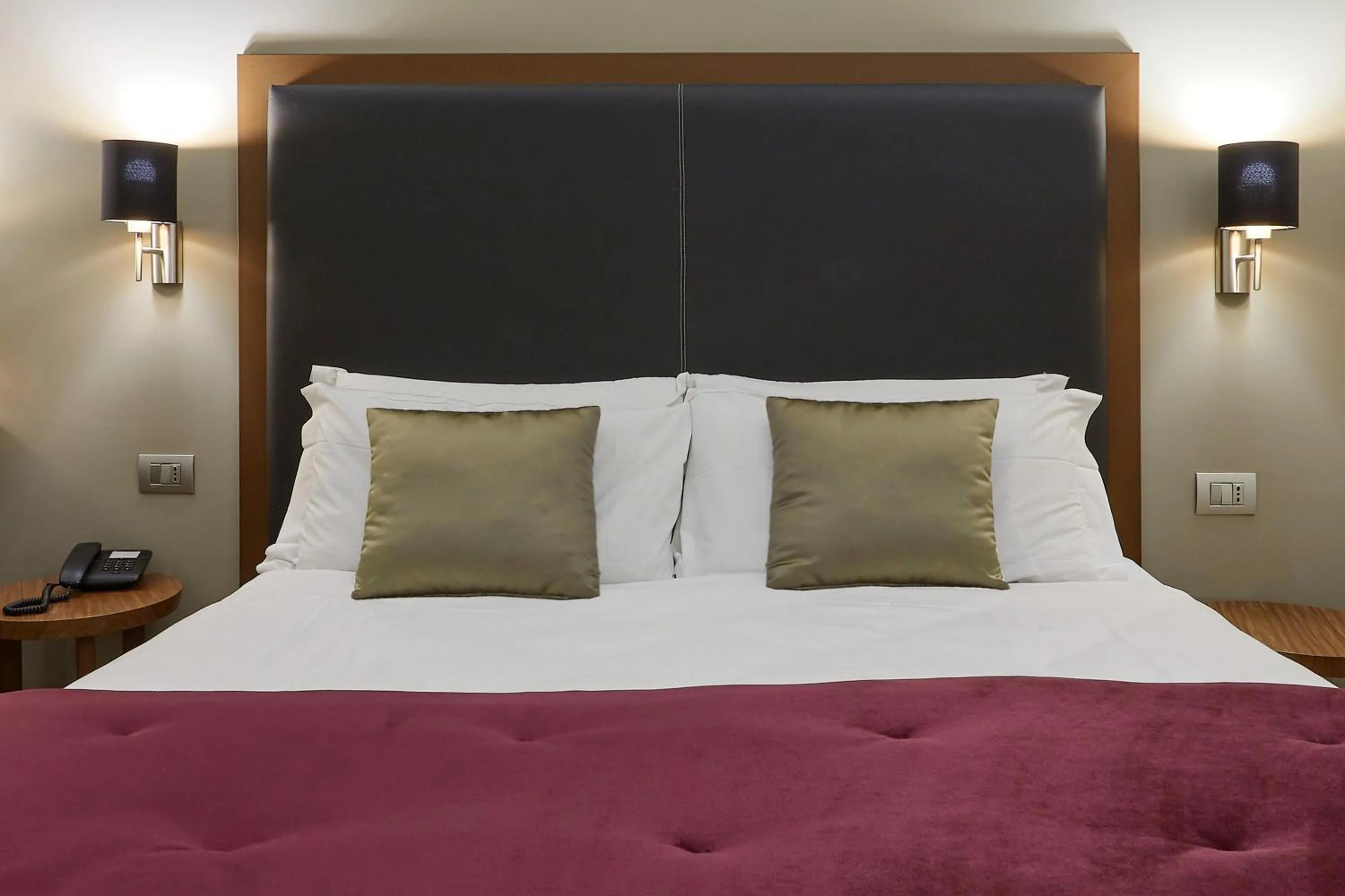 Photo of the whole room, Bed in L'obelisque maison de luxe