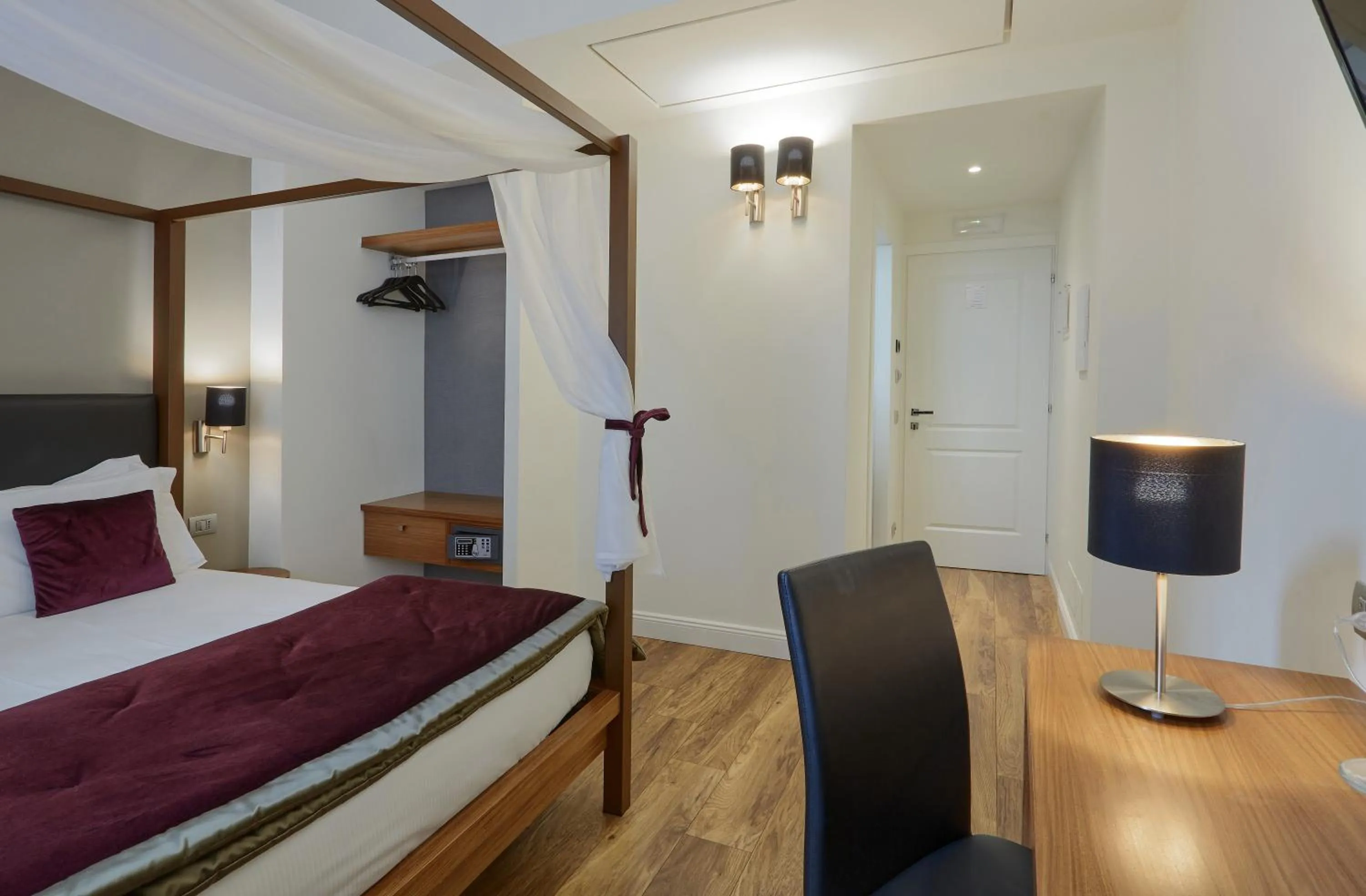 Bathroom, Bed in L'obelisque maison de luxe