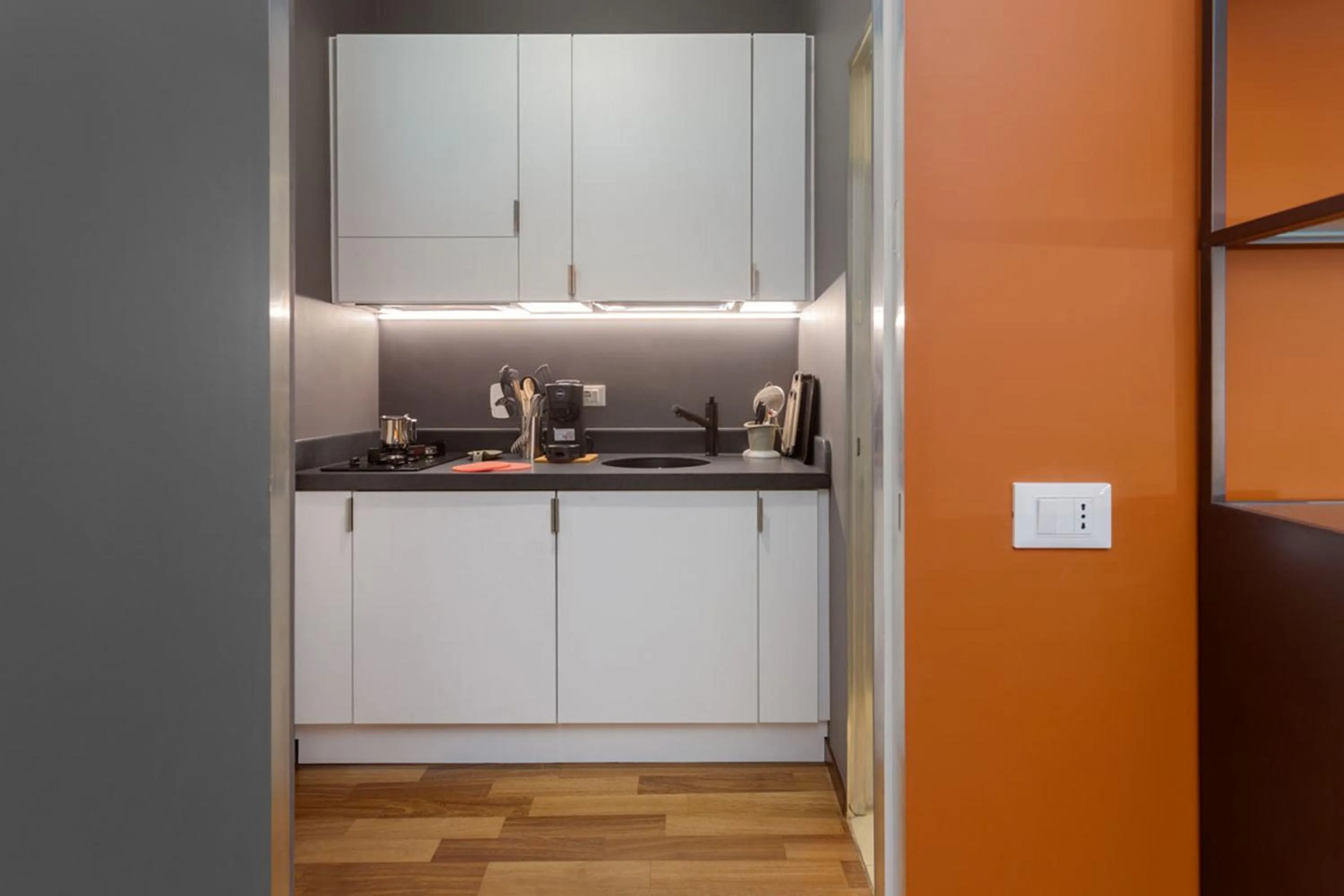 Coffee/tea facilities in L'obelisque maison de luxe