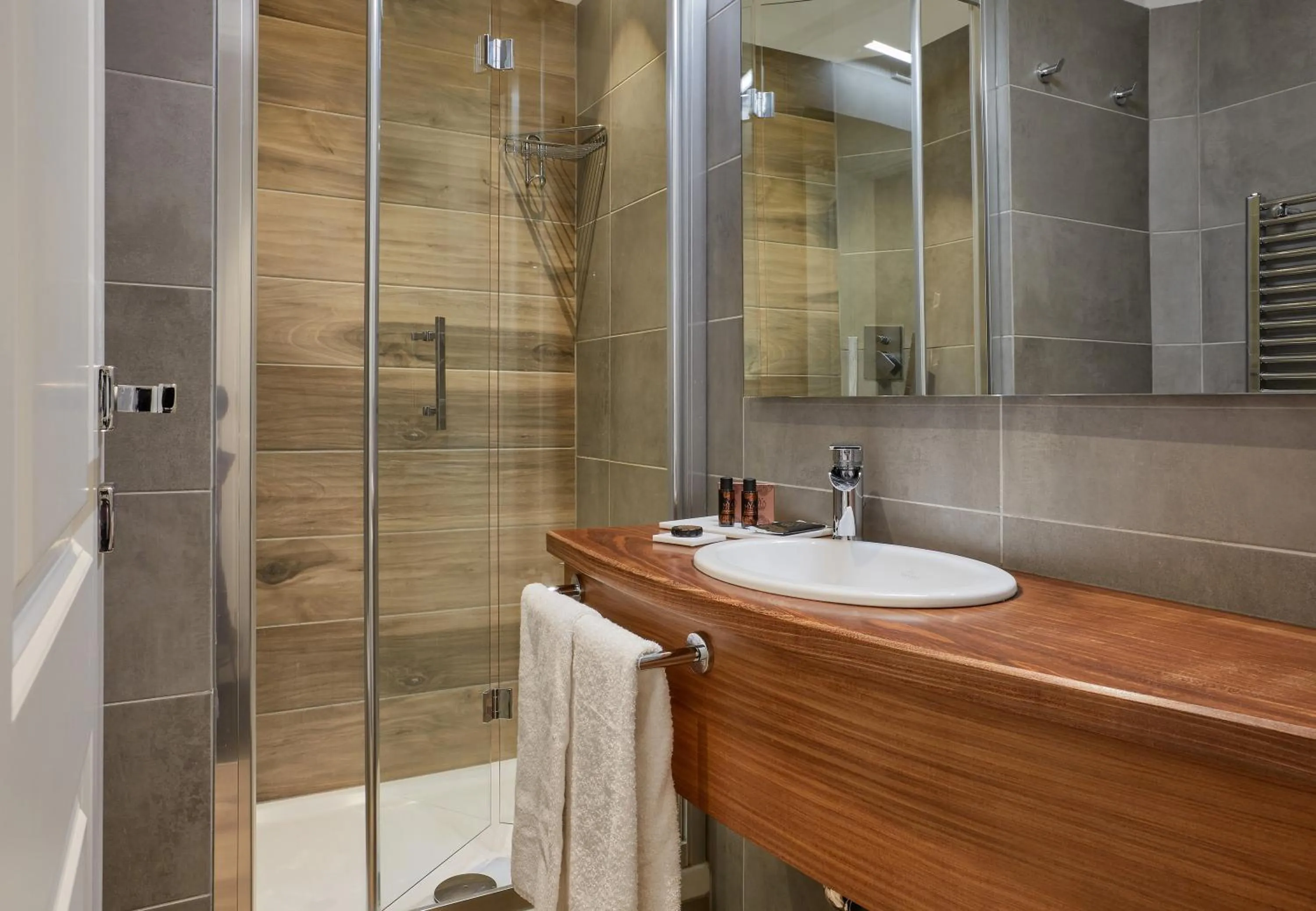 Toilet in L'obelisque maison de luxe