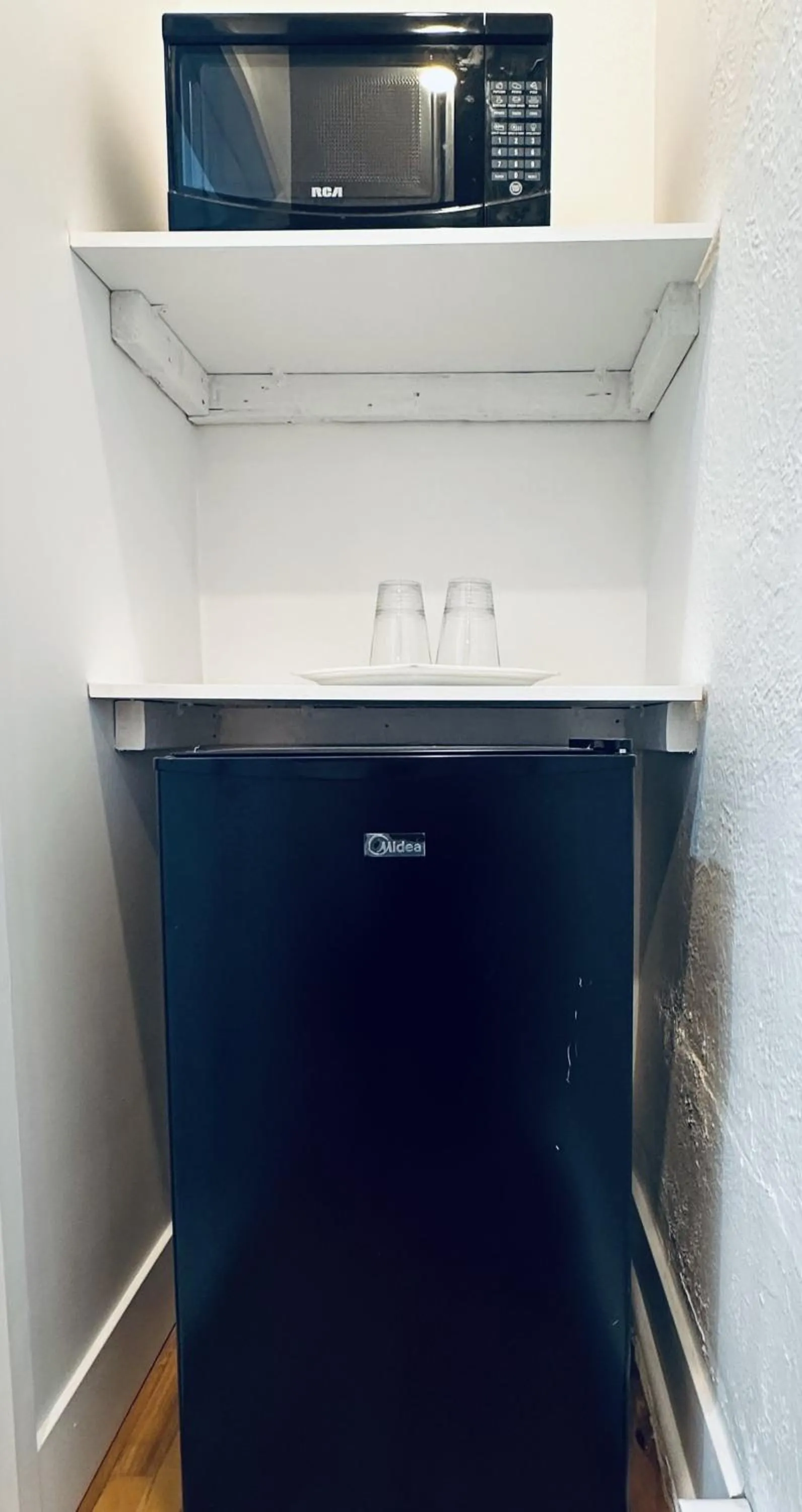 Hotel Mini Inc
