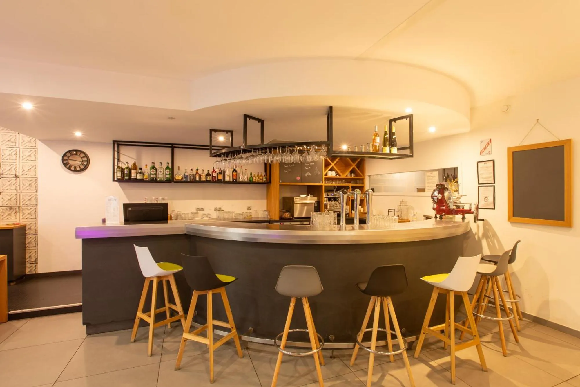 Lounge or bar in Campanile Metz Centre - Gare