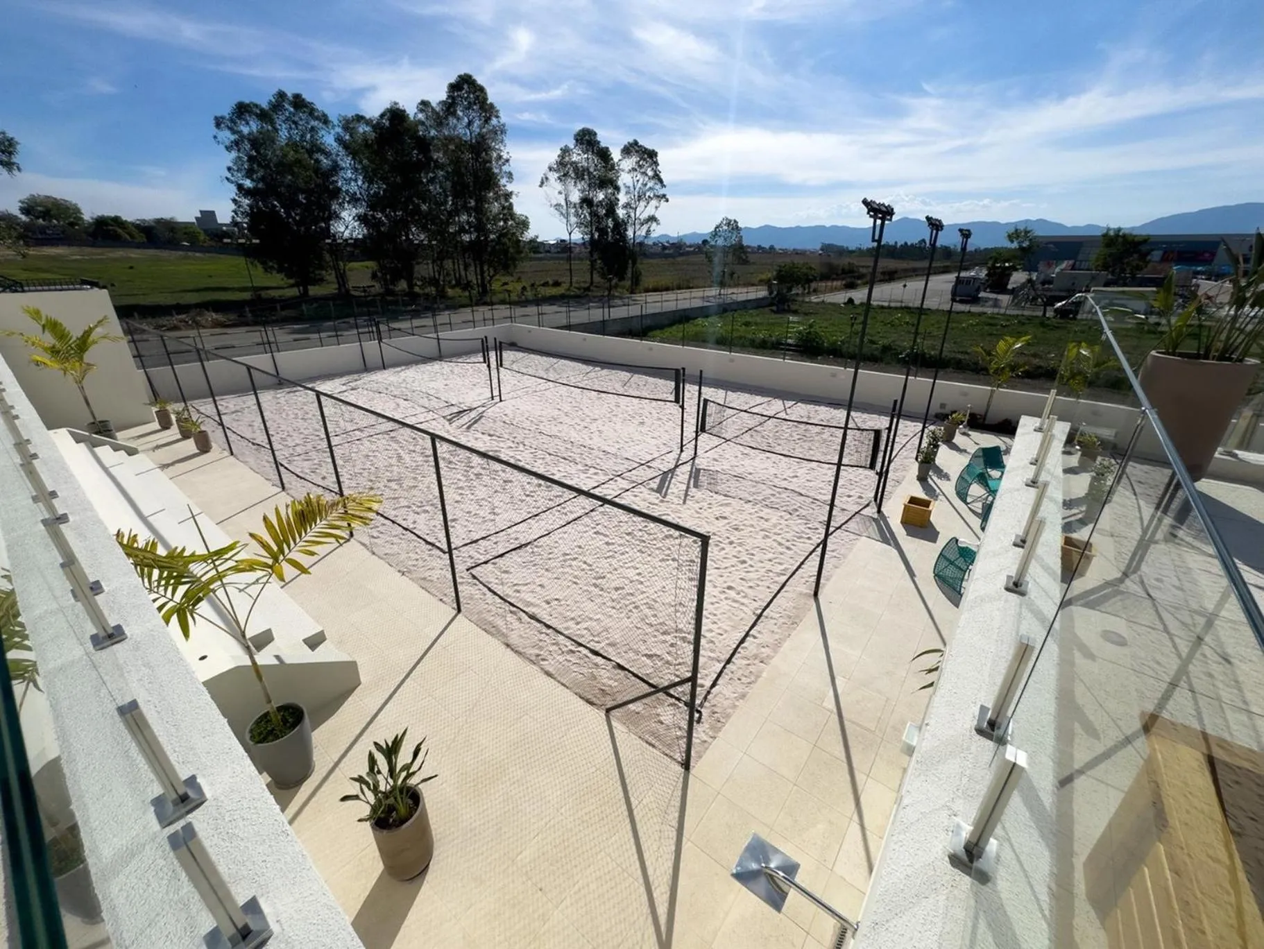 Tennis court in Intercity Pátio Pinda Hotel & Resort