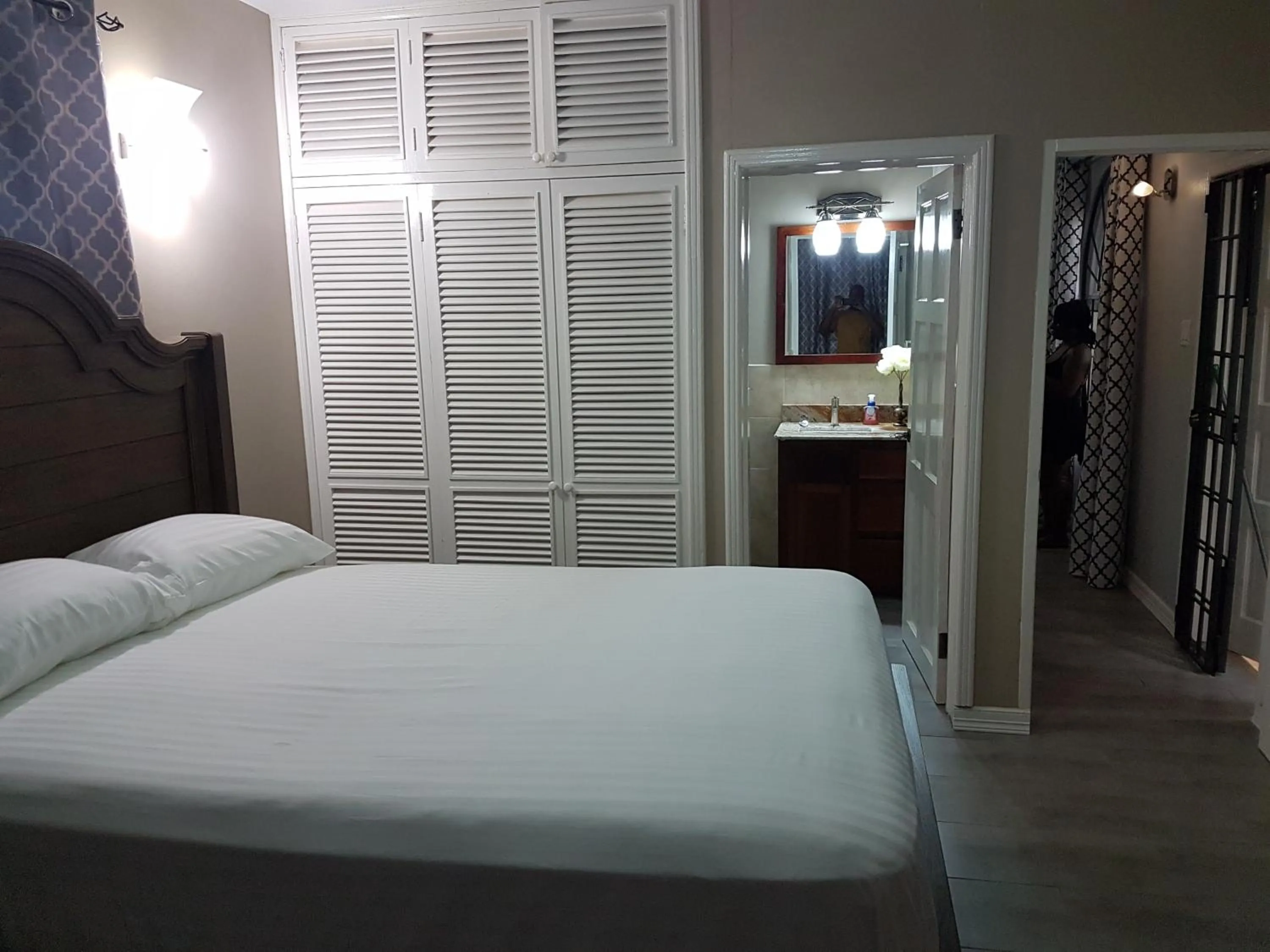 Bedroom, Bed in Skycastle Oasis