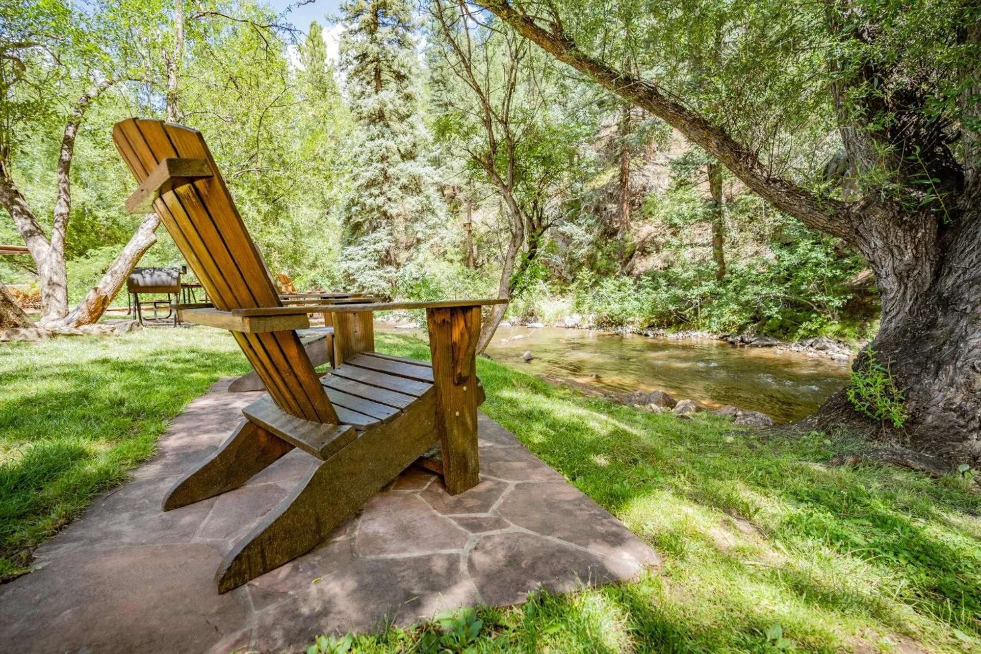 Property building in Colorado Bear Creek Cabins