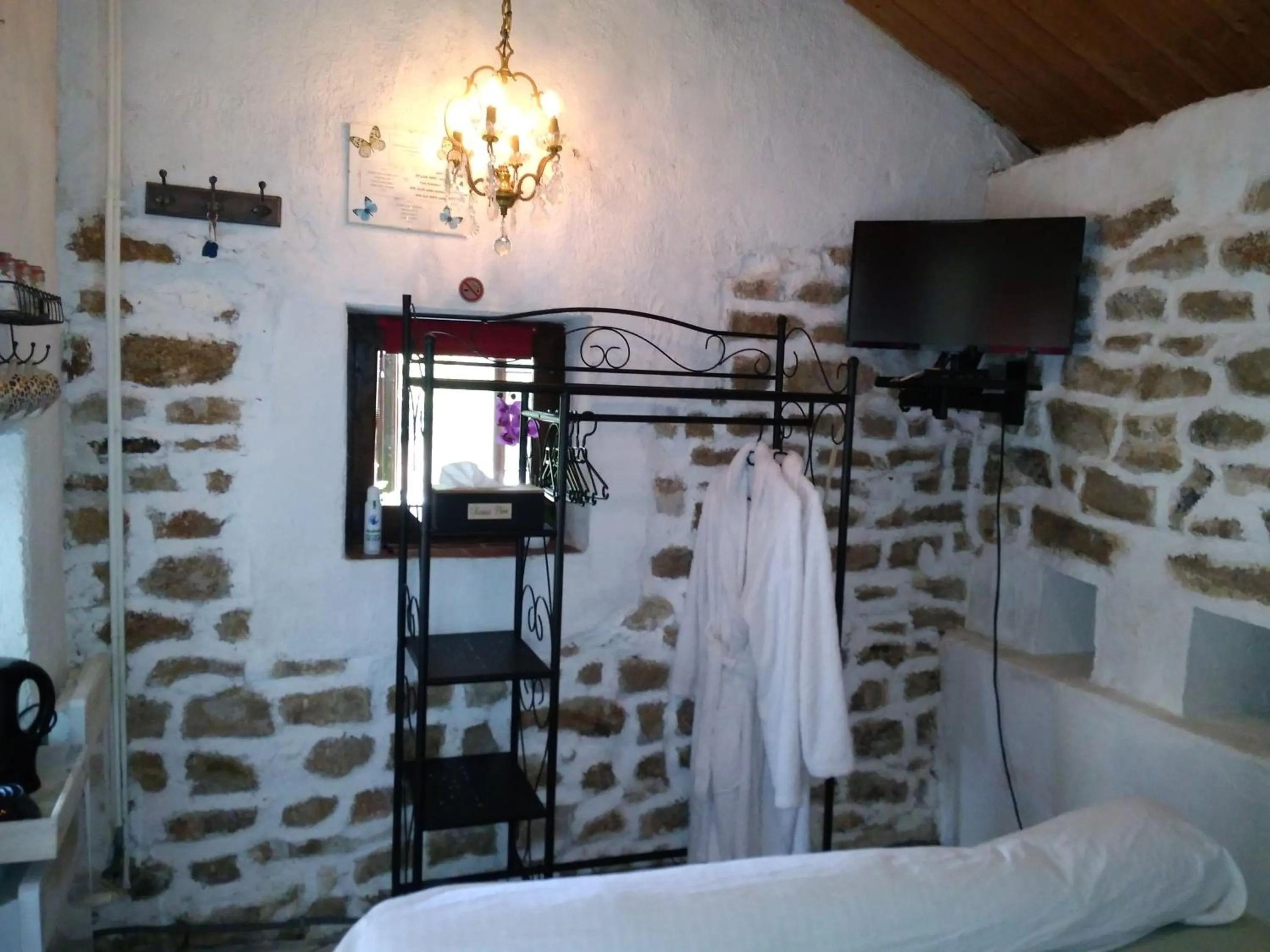 Bed in Dependance du Moulin Galuzot