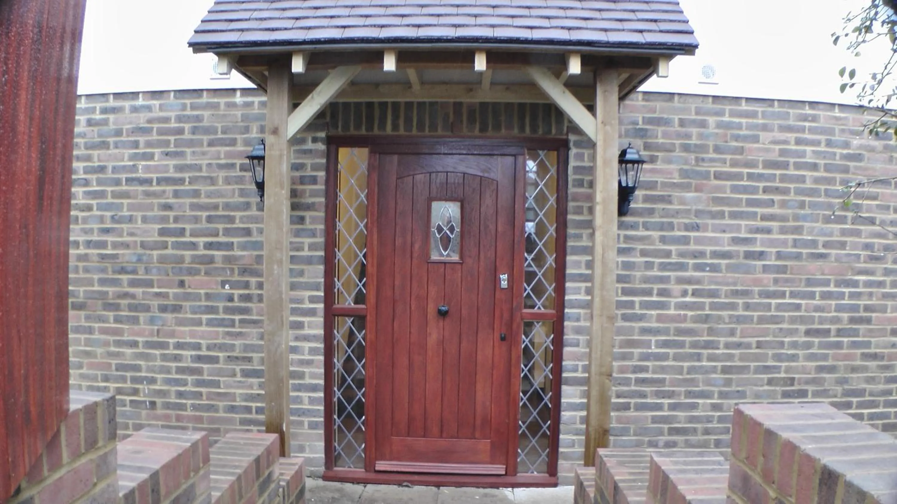 Facade/entrance in Bay Lodge