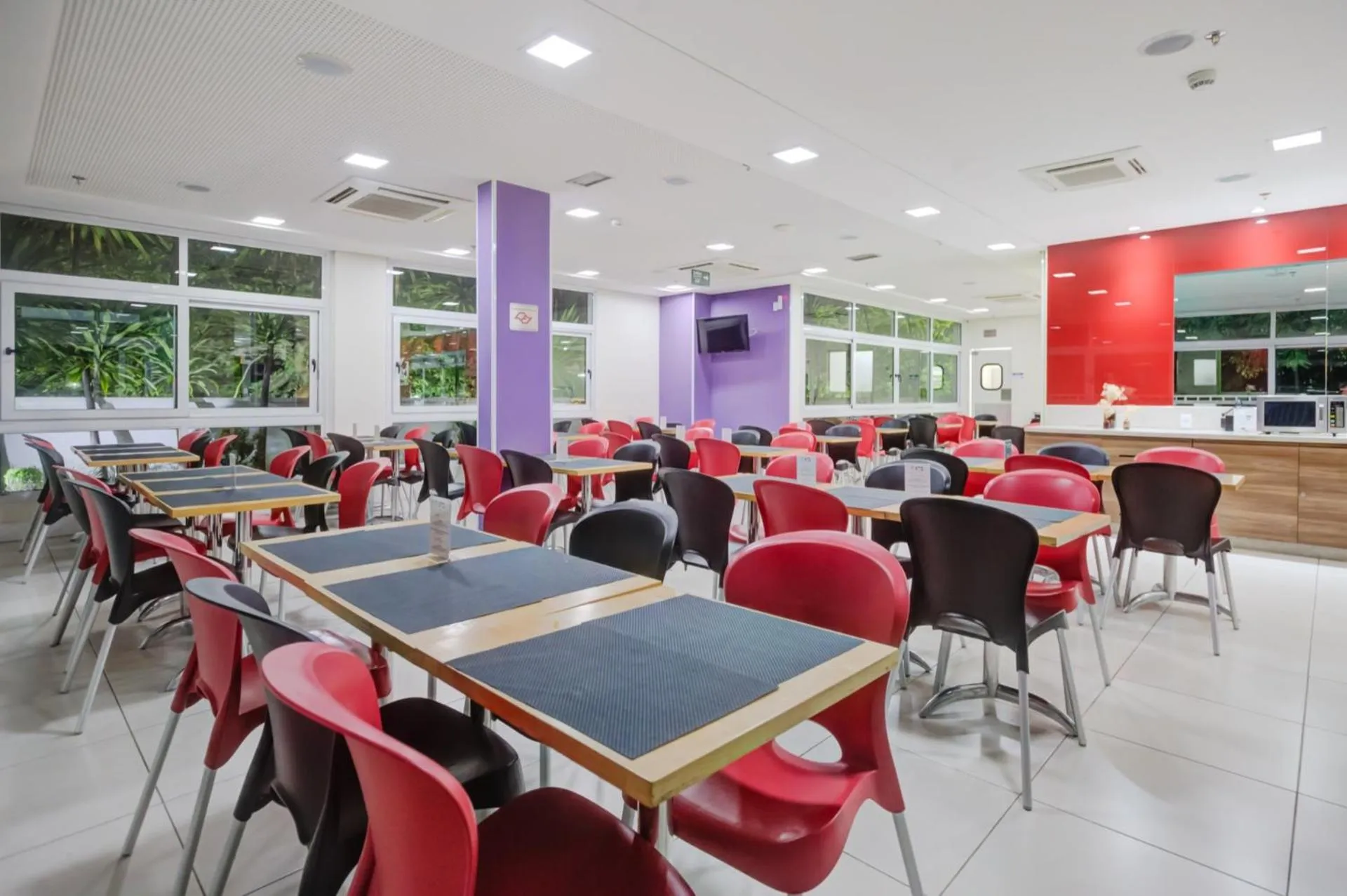 Restaurant/places to eat in Go Inn Cambuí Campinas