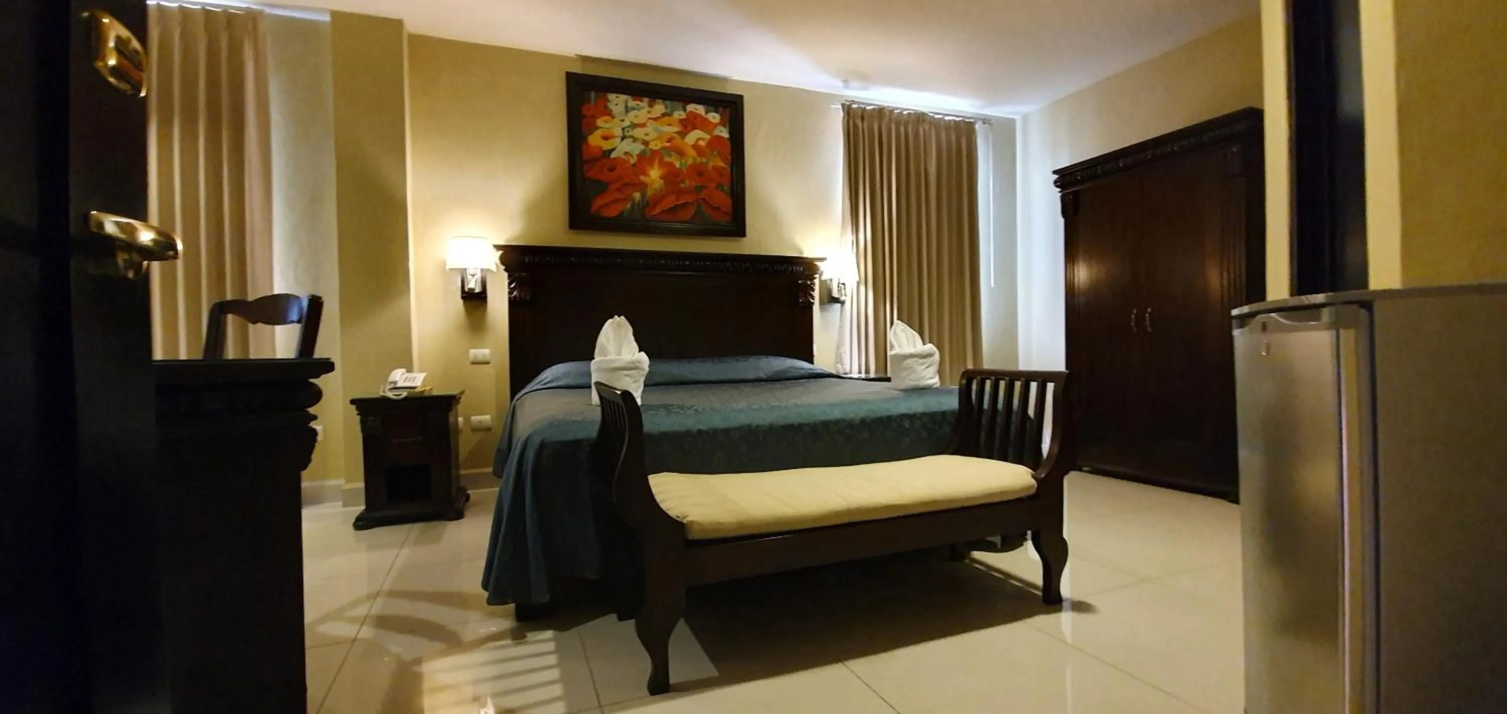 Photo of the whole room in Hotel San Francisco