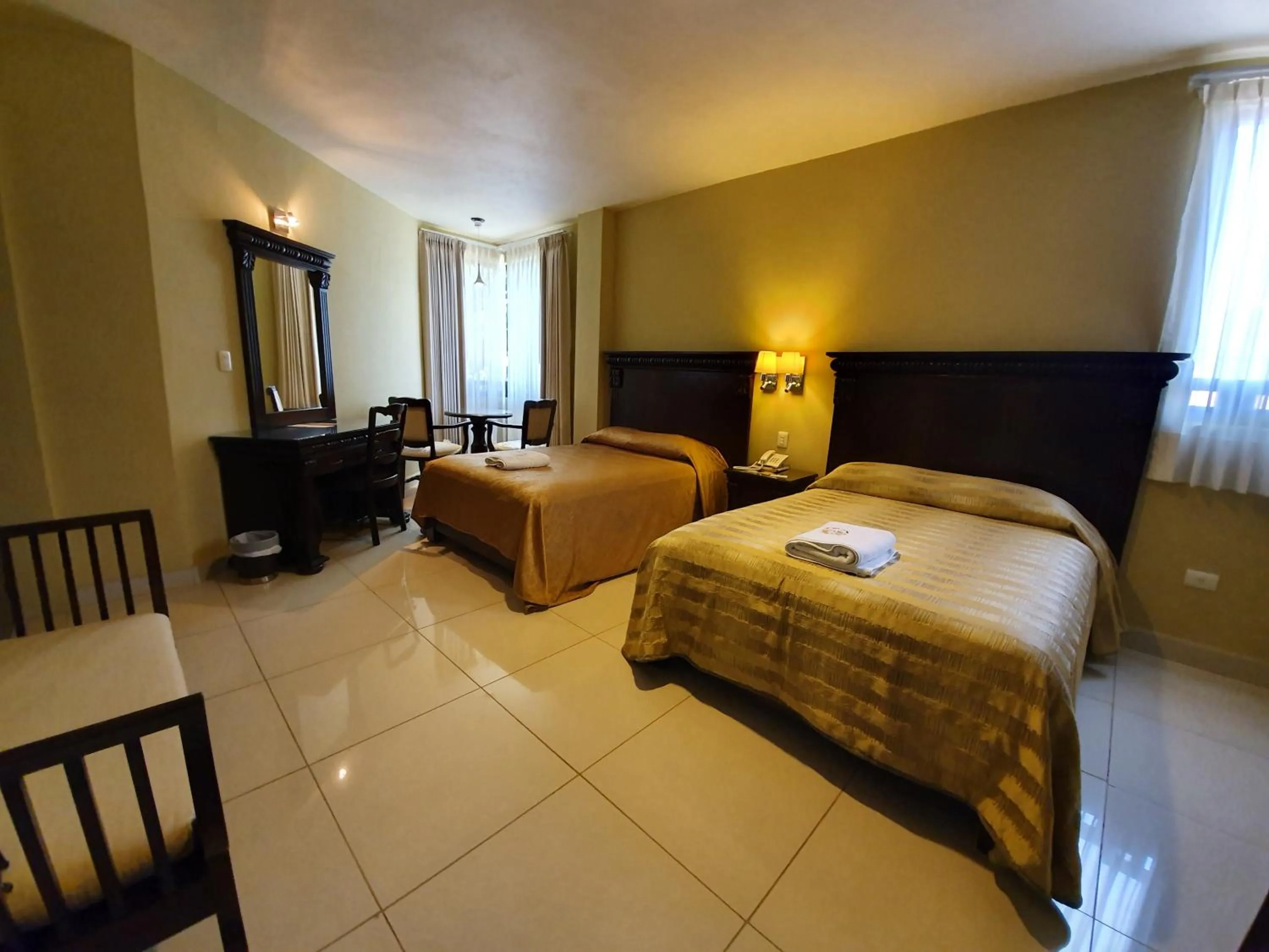 Photo of the whole room in Hotel San Francisco