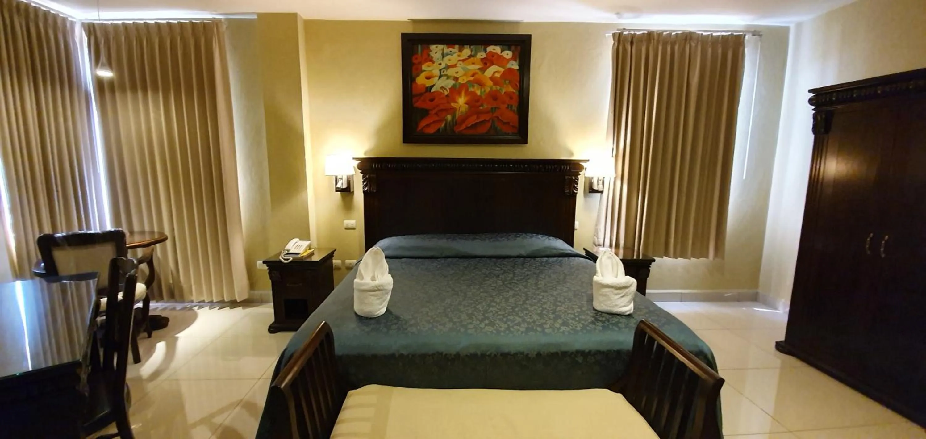 Bedroom in Hotel San Francisco