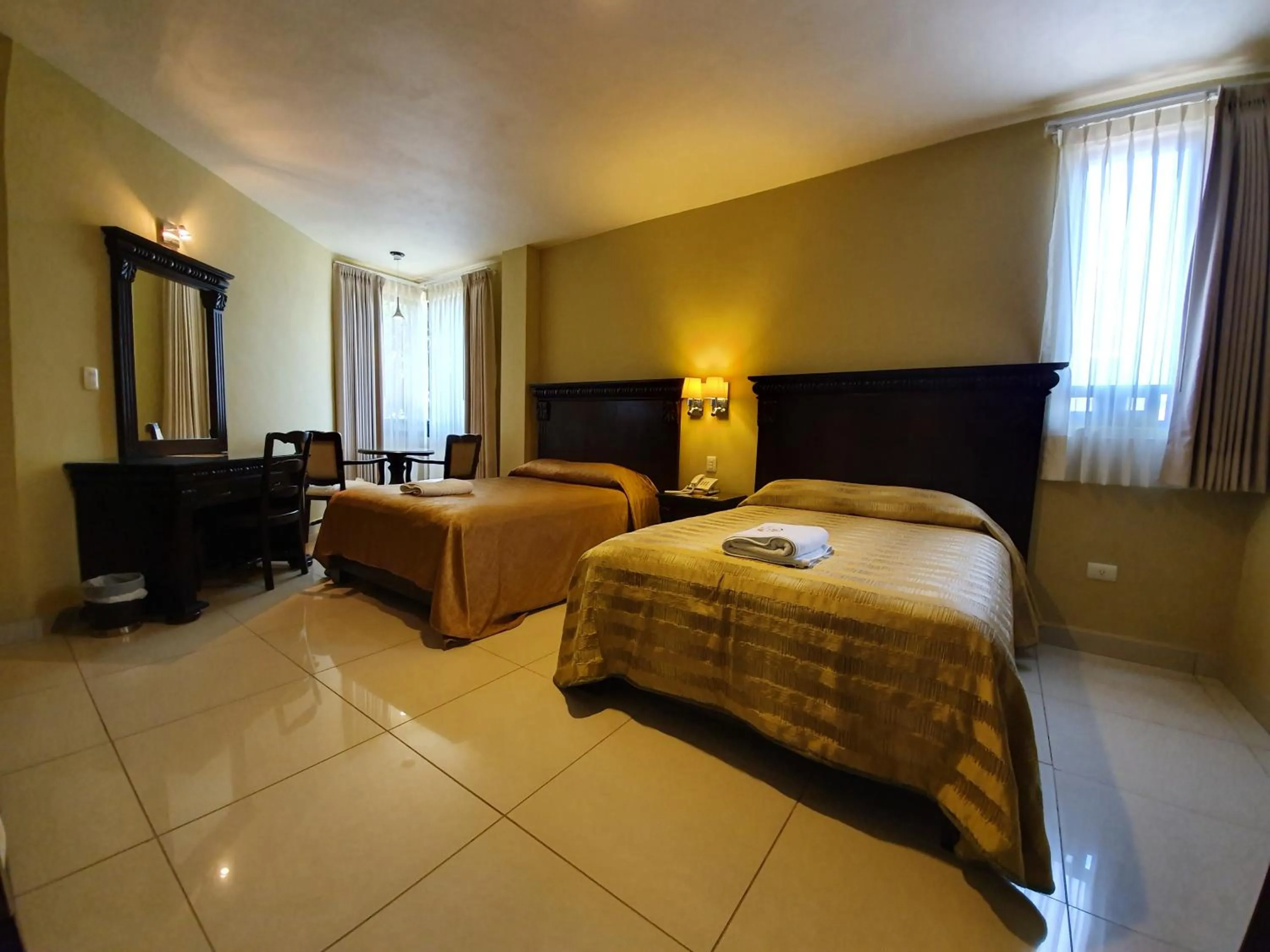 Photo of the whole room in Hotel San Francisco