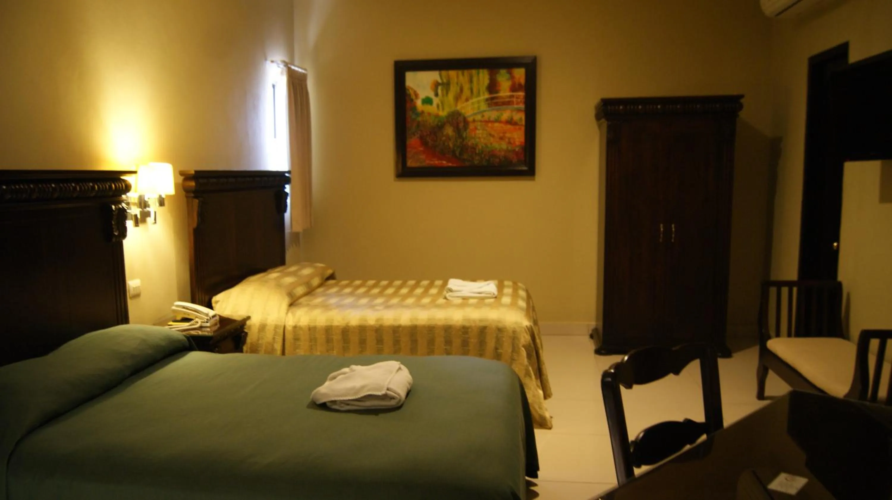 Photo of the whole room in Hotel San Francisco