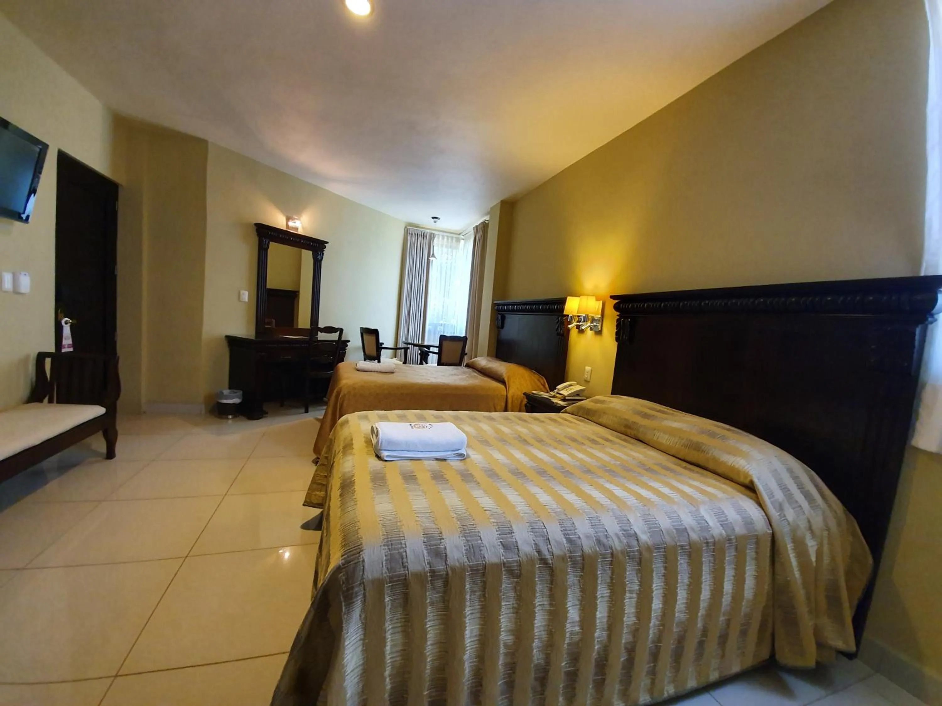 Photo of the whole room in Hotel San Francisco