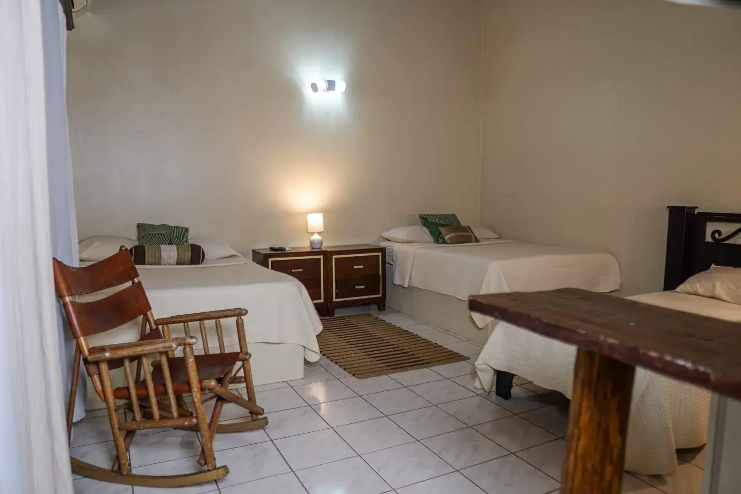 Triple Room with Shower in Hotel y Cabinas del Trópico Triple Room with Shower in Hotel y Cabinas del Trópico