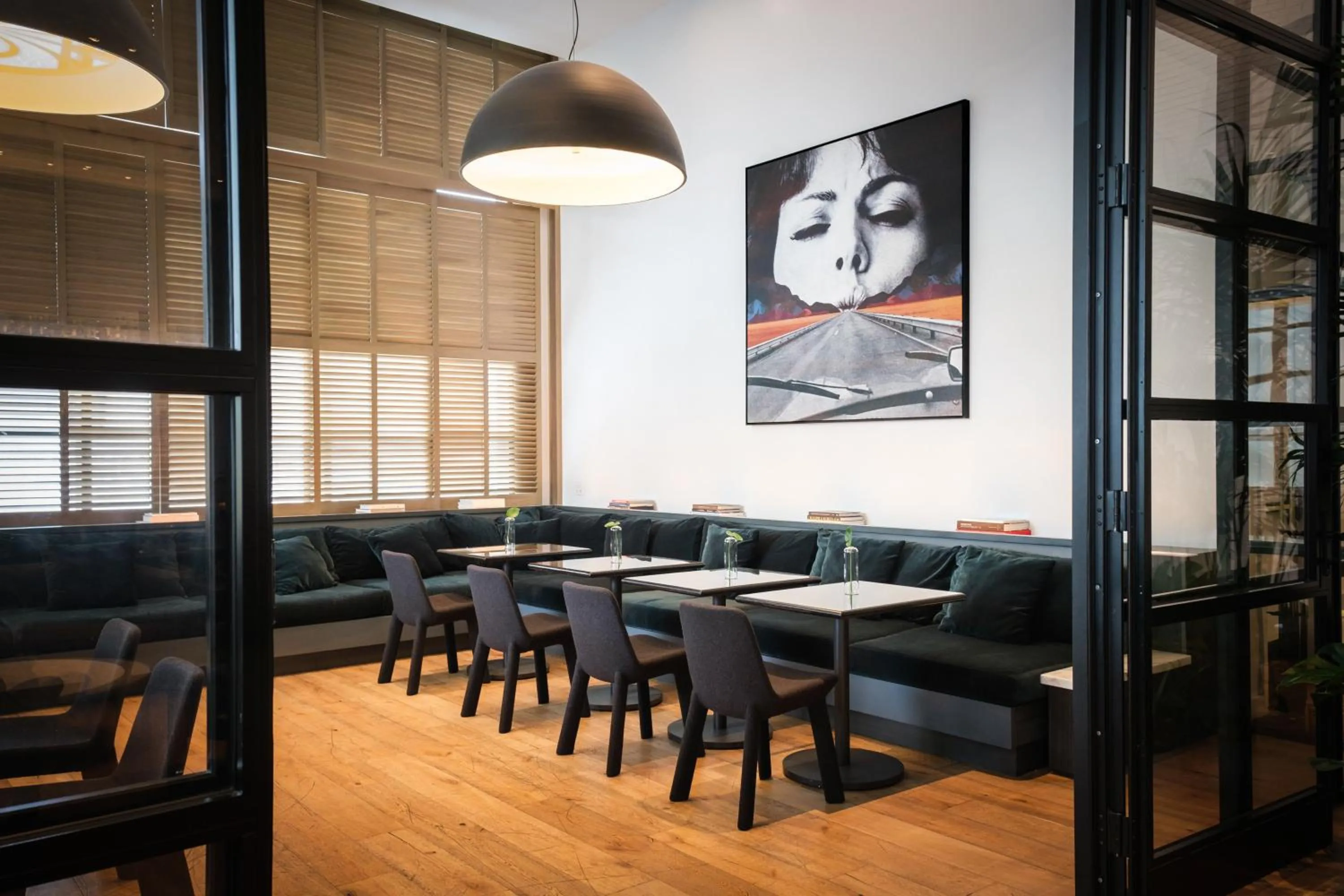 Restaurant/places to eat in Kimpton Everly Hotel Hollywood by IHG