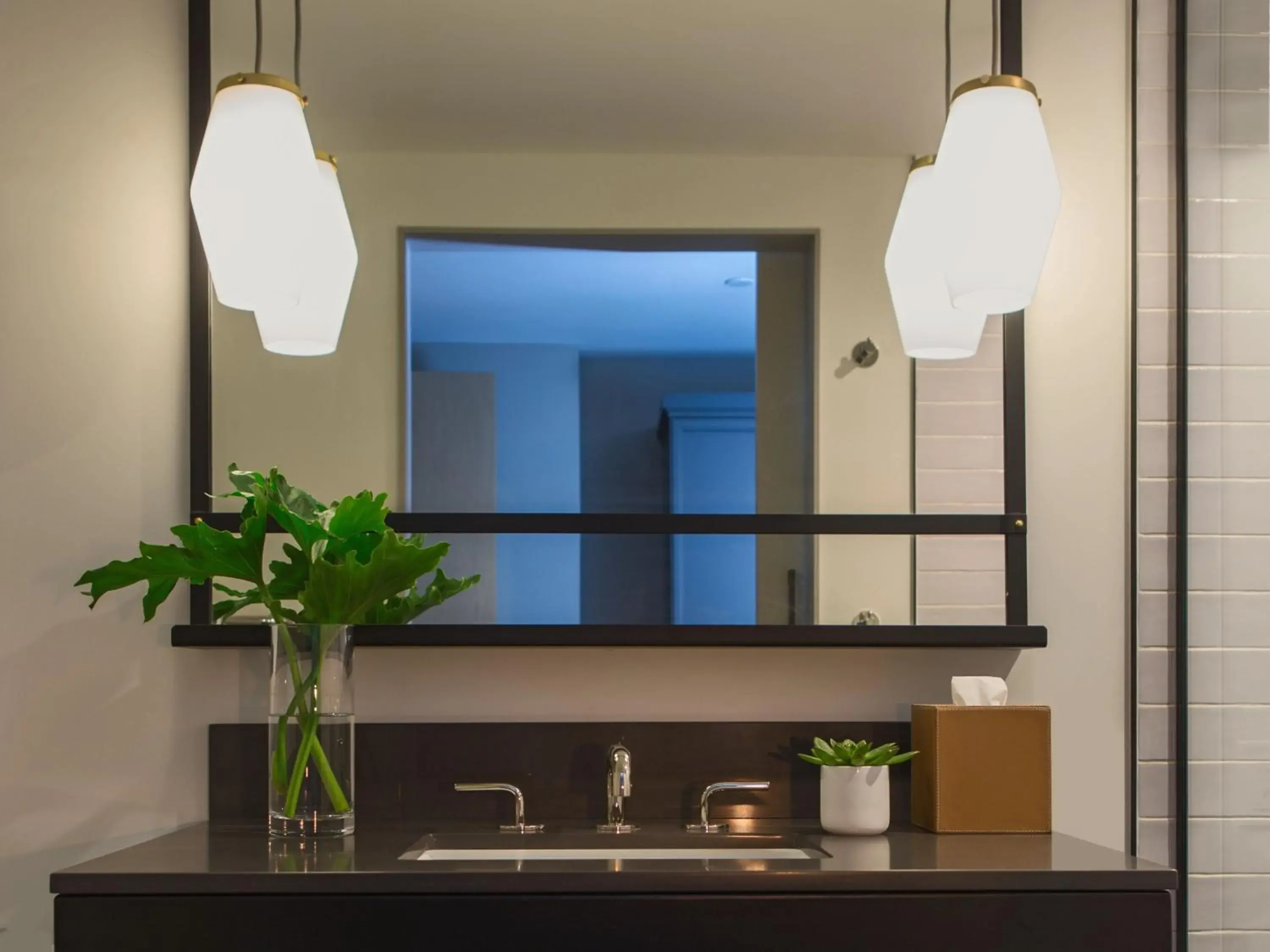 Queen Room with Two Queen Beds and Mobility Accessible Roll-In Shower in Kimpton Everly Hotel Hollywood by IHG Queen Room with Two Queen Beds and Mobility Accessible Roll-In Shower in Kimpton Everly Hotel Hollywood by IHG