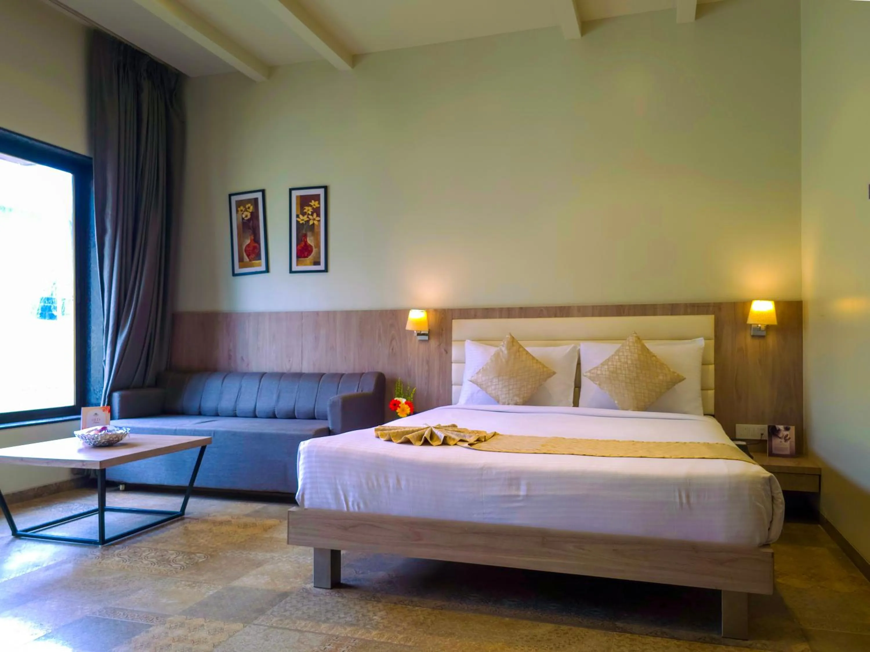 Bedroom, Bed in Enrise By Sayaji Ahmednagar