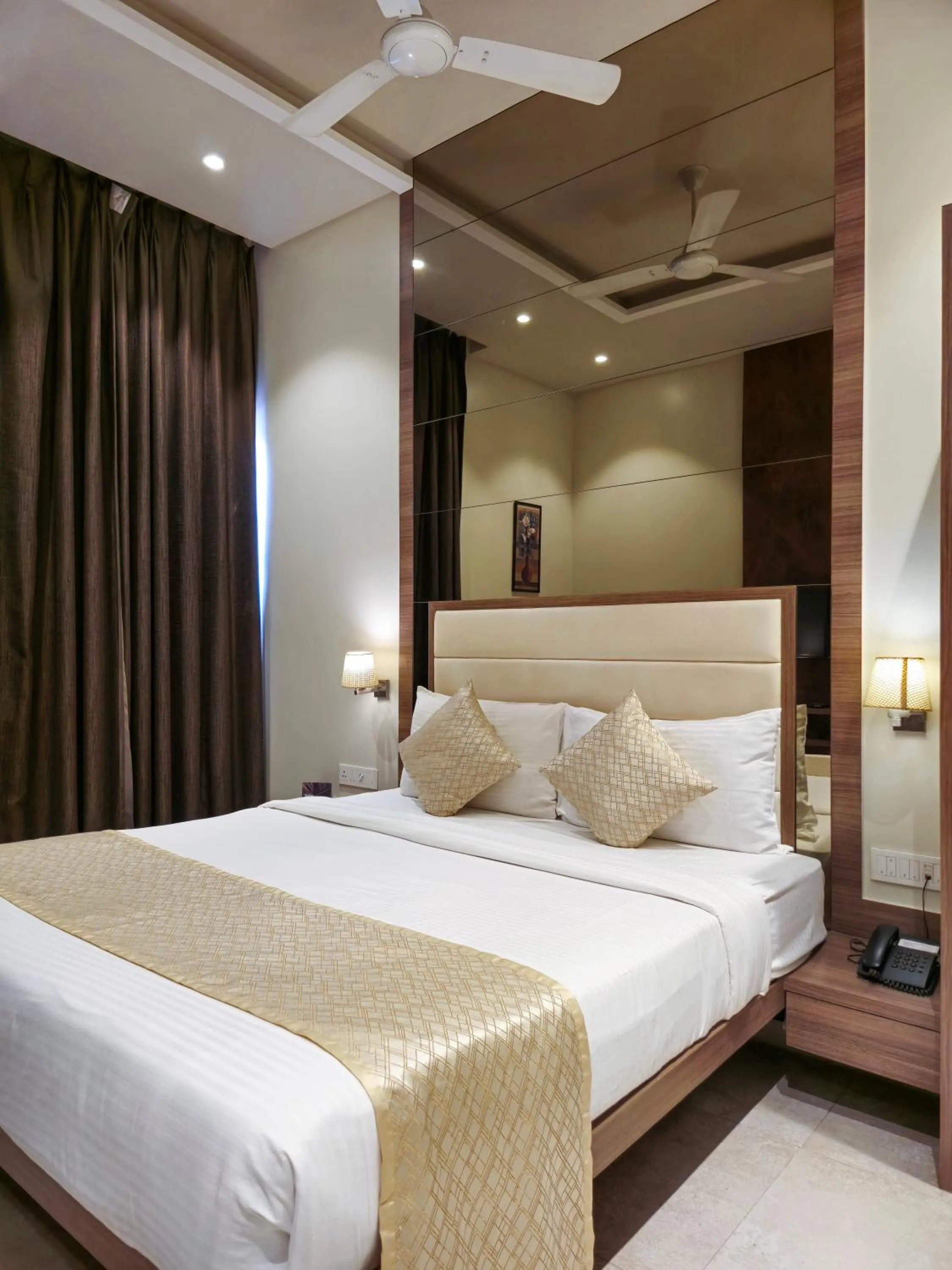 Bedroom, Bed in Enrise By Sayaji Ahmednagar