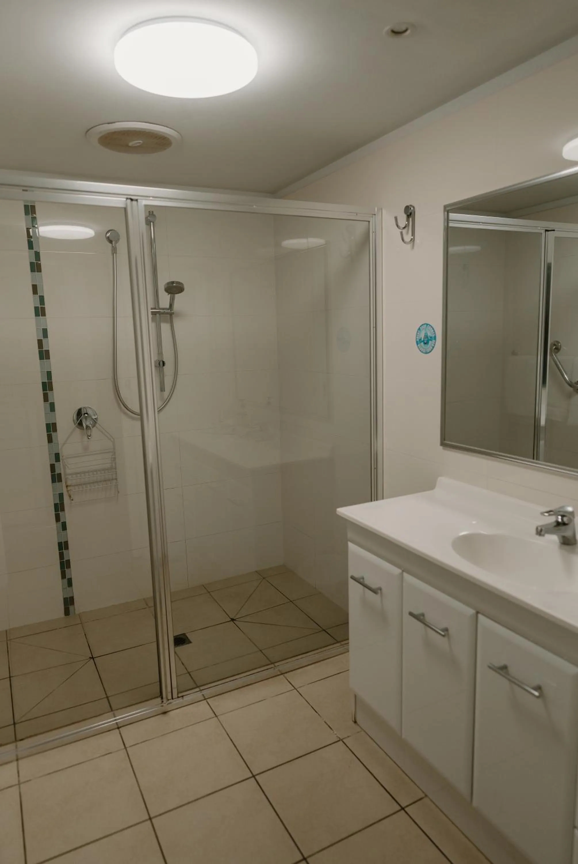 Bathroom in Lake Mulwala Boatel