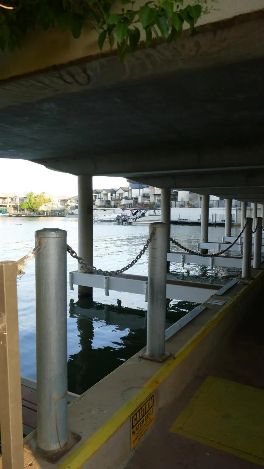 Parking in Lake Mulwala Boatel