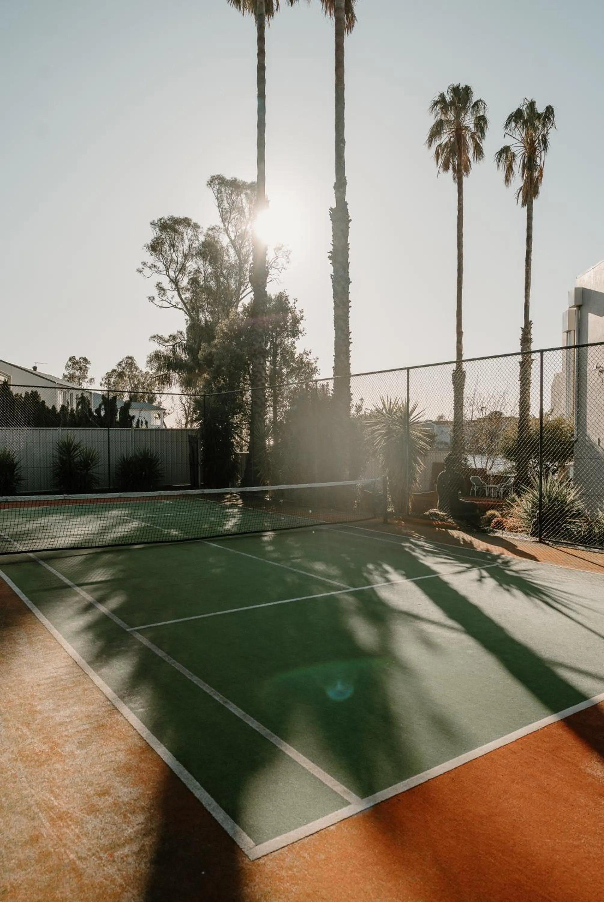 Tennis court in Lake Mulwala Boatel