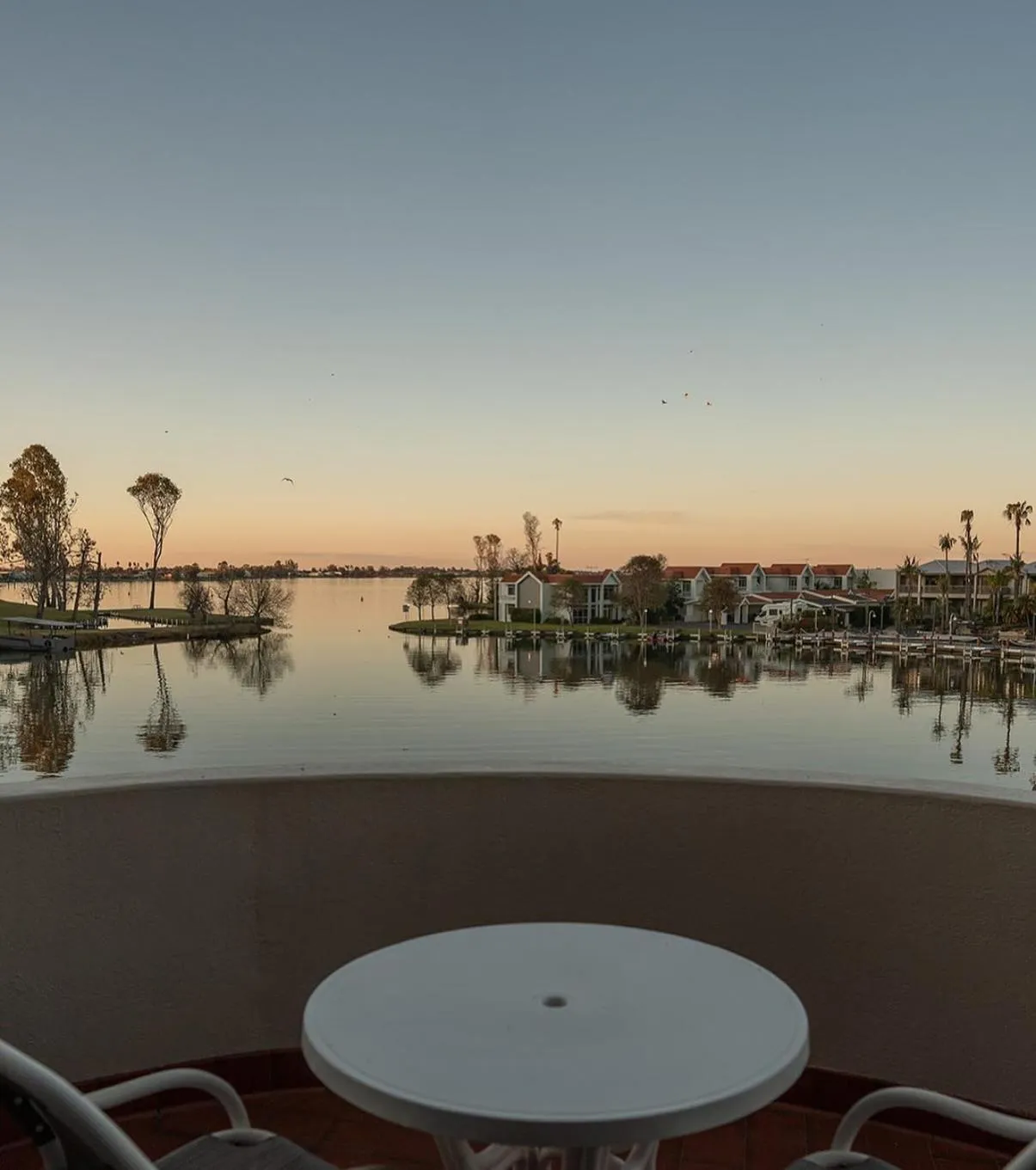 Lake view in Lake Mulwala Boatel