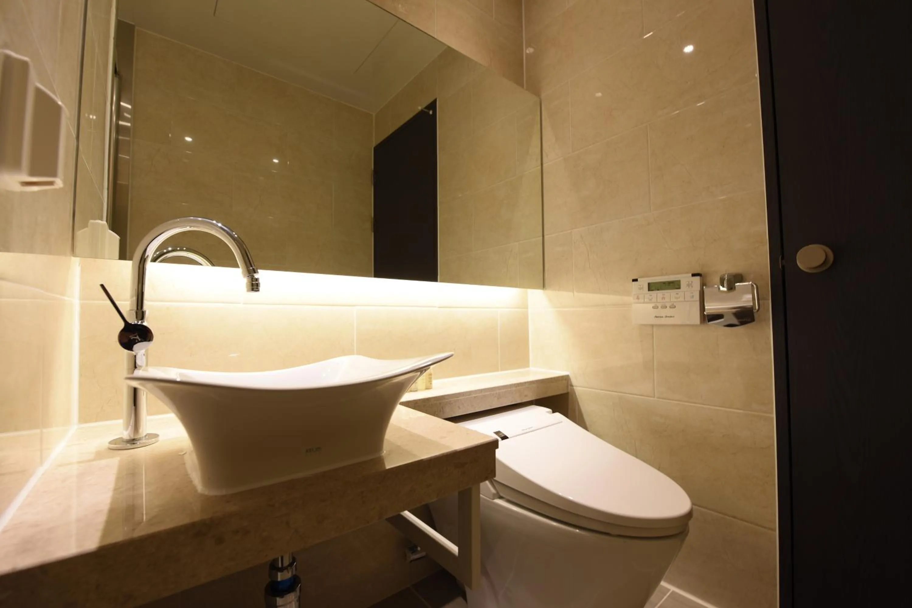 Geoje Artnouveau Suite Hotel