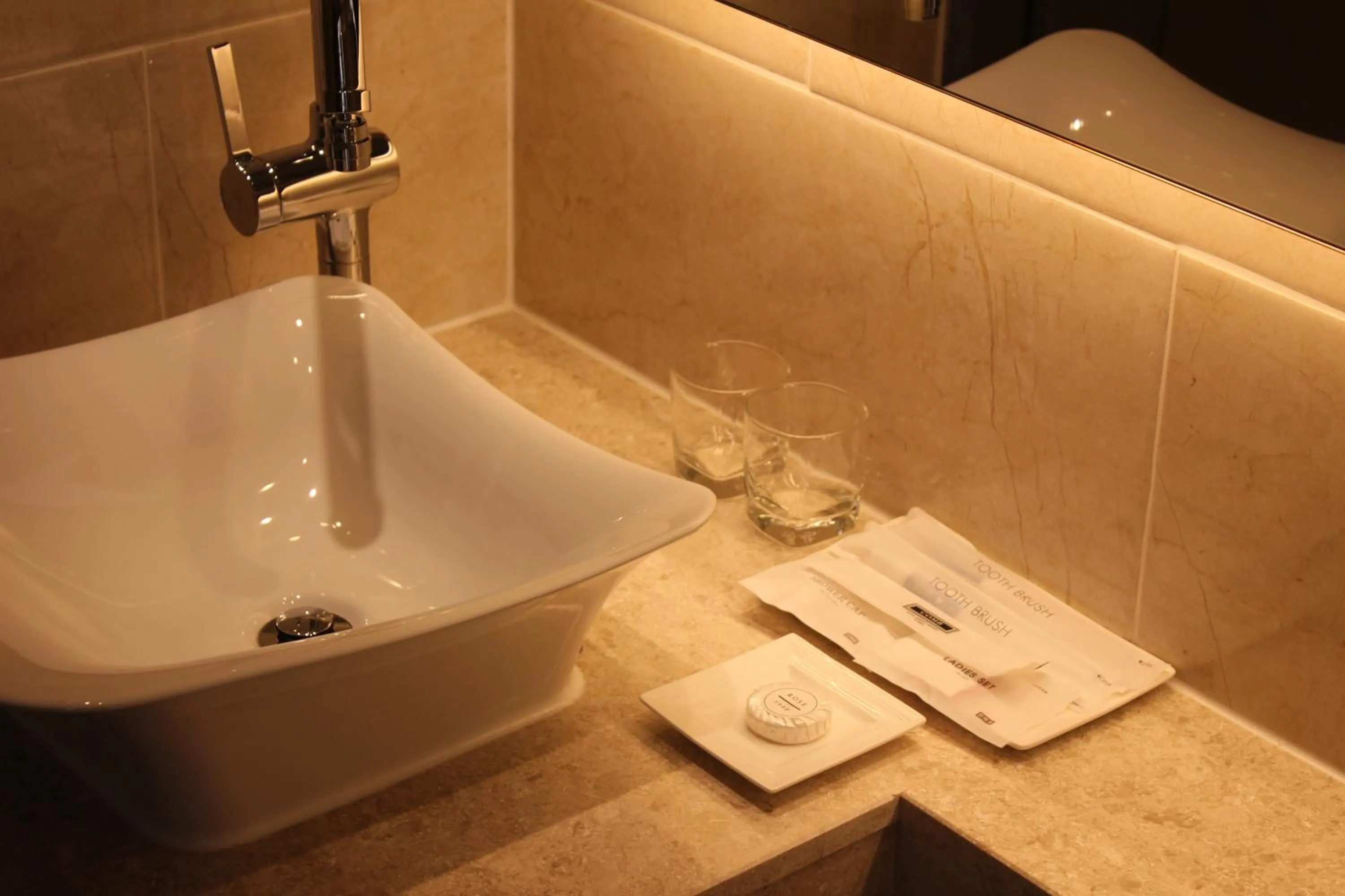 Geoje Artnouveau Suite Hotel