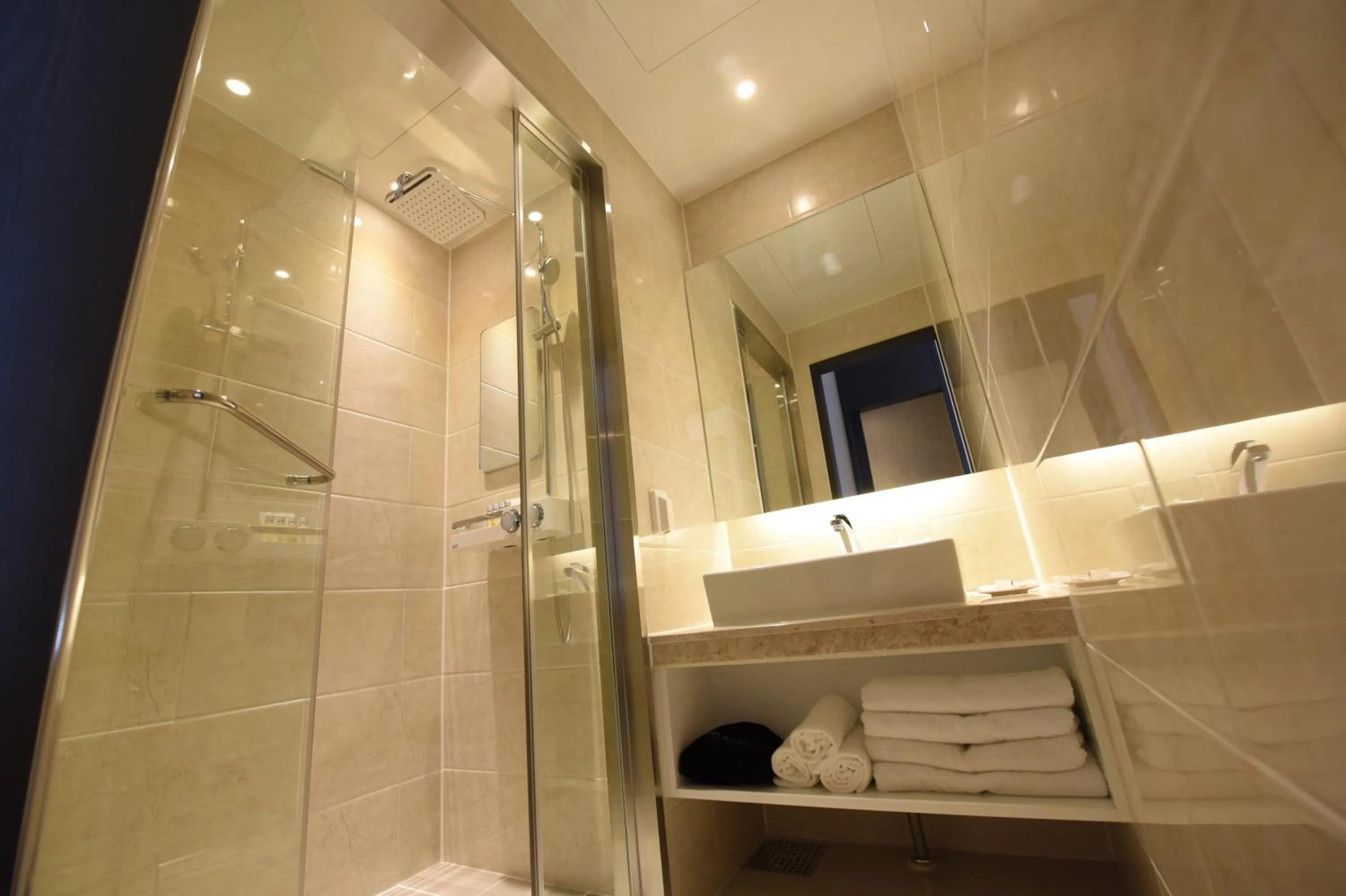 Geoje Artnouveau Suite Hotel