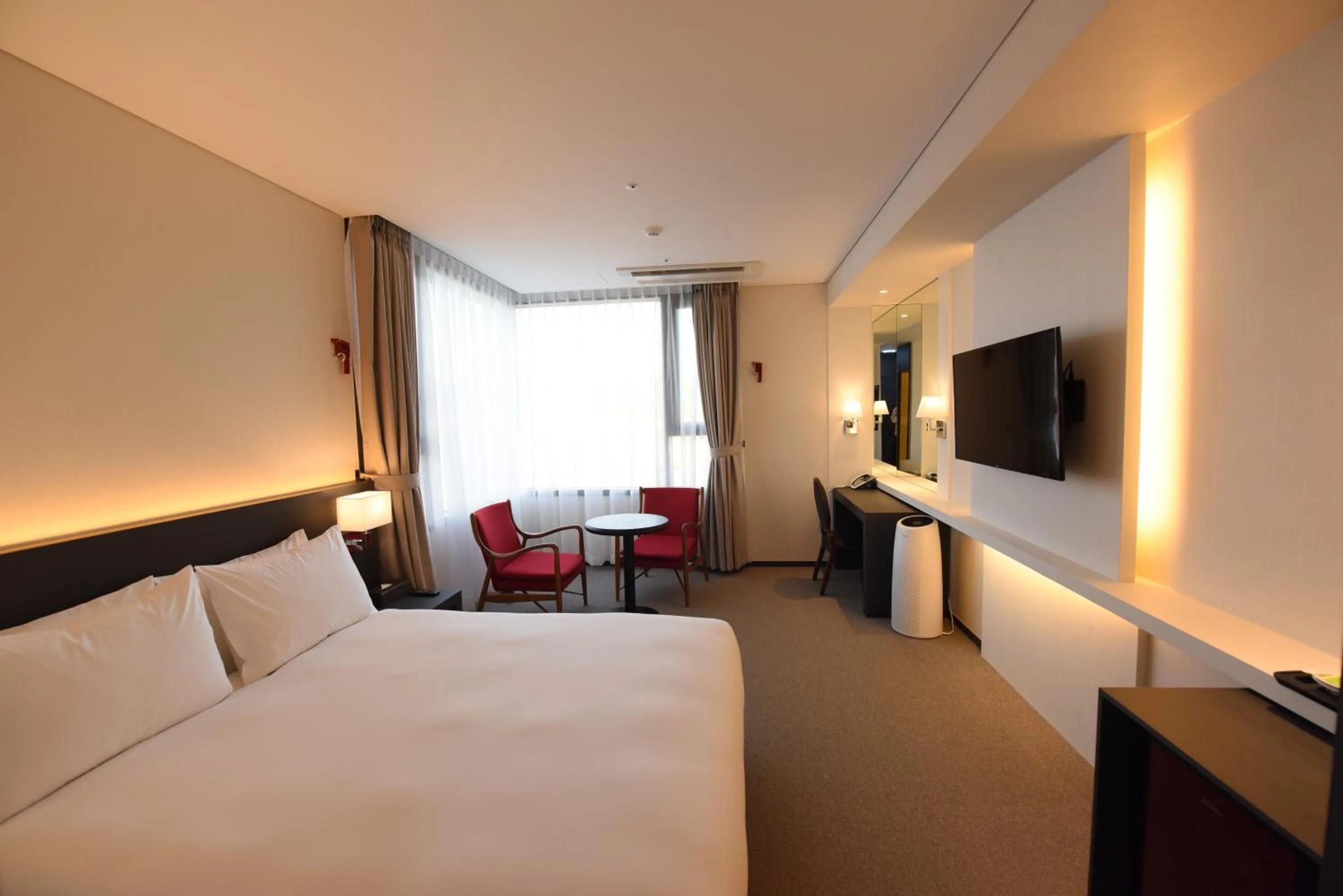 Bed in Geoje Artnouveau Suite Hotel