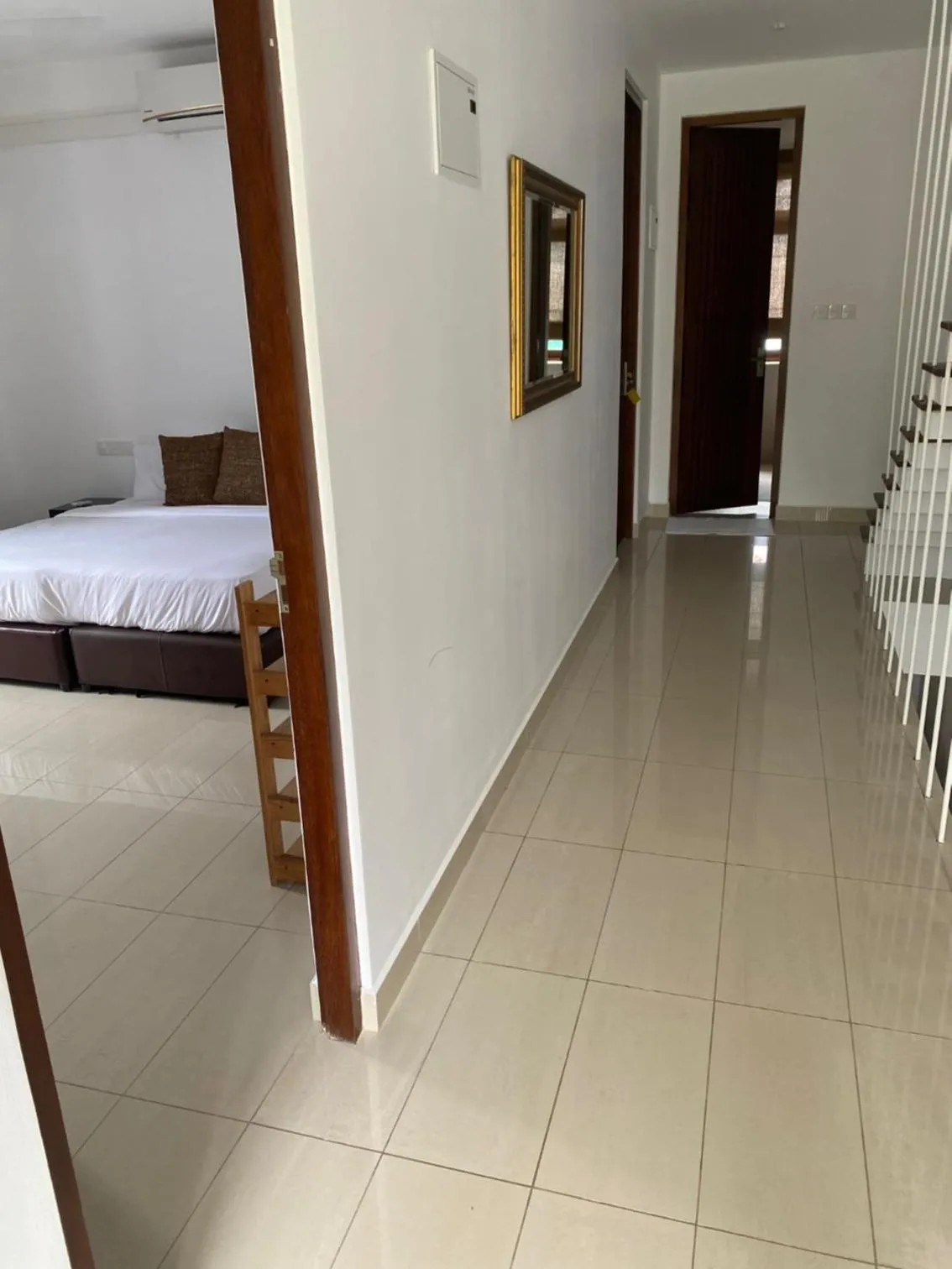 Toilet, Bed in Hotel Cloud 9 Negombo