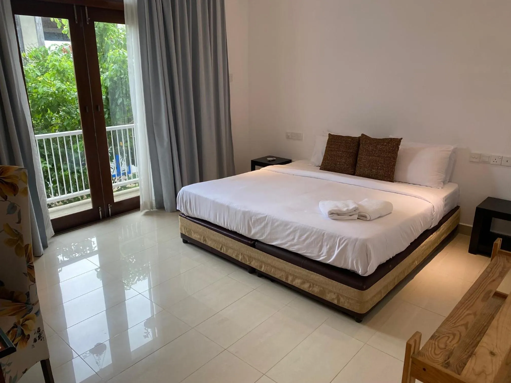 Bedroom, Bed in Hotel Cloud 9 Negombo