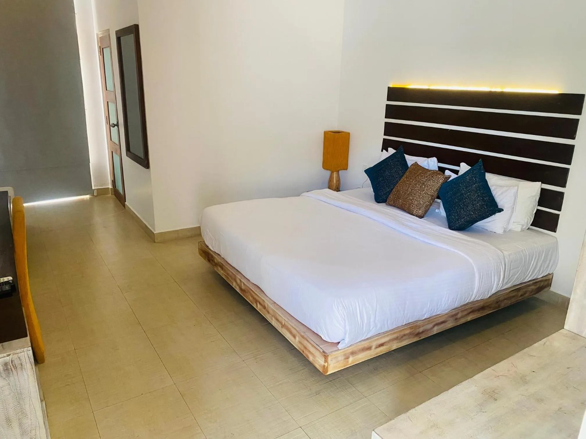 Bed in Hotel Cloud 9 Negombo