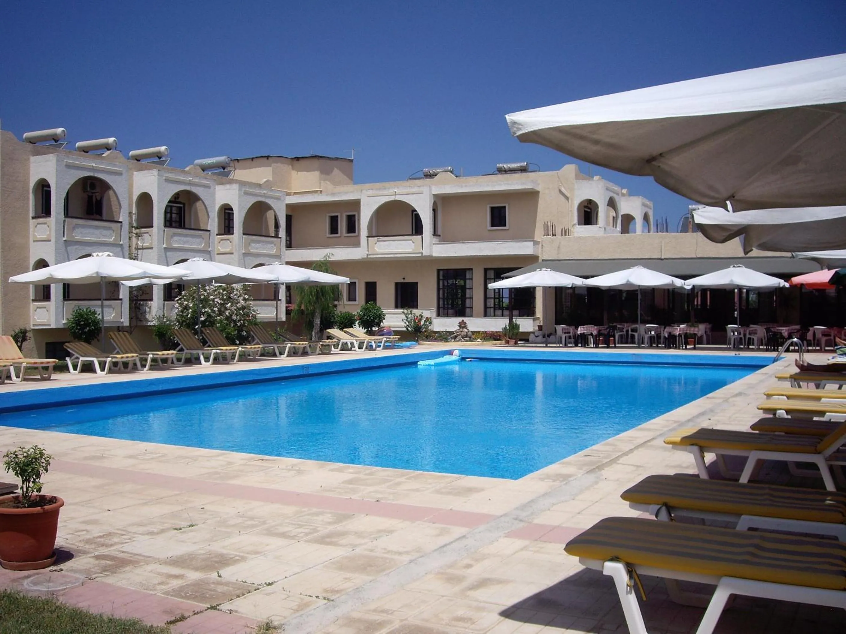 Swimming pool in Hotel Hermes