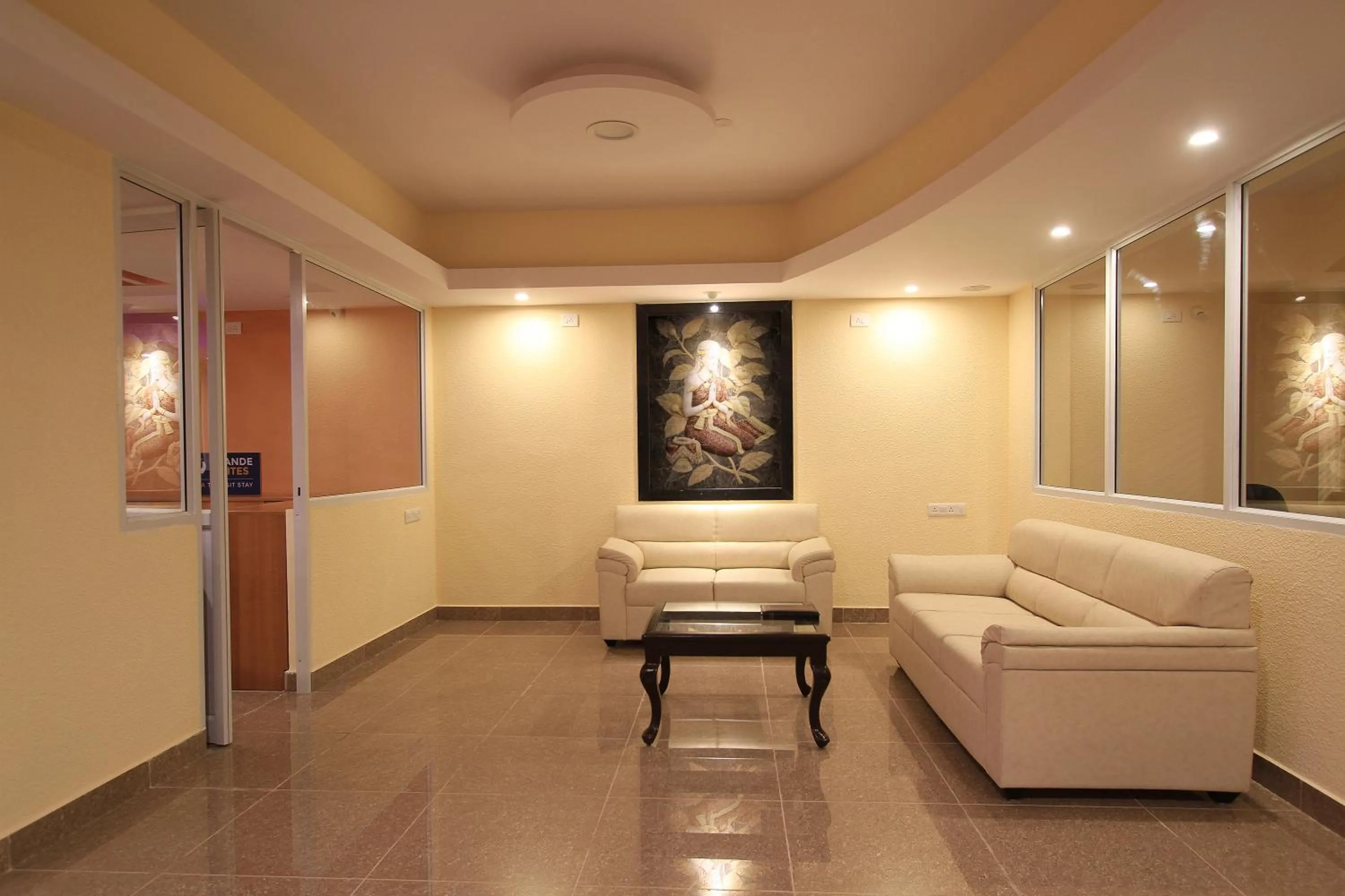 Lobby or reception in Arra Grande Suites - Nearest Airport Hotels Bangalore