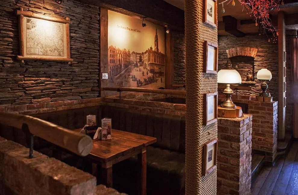 Restaurant/places to eat in Hotel Korona