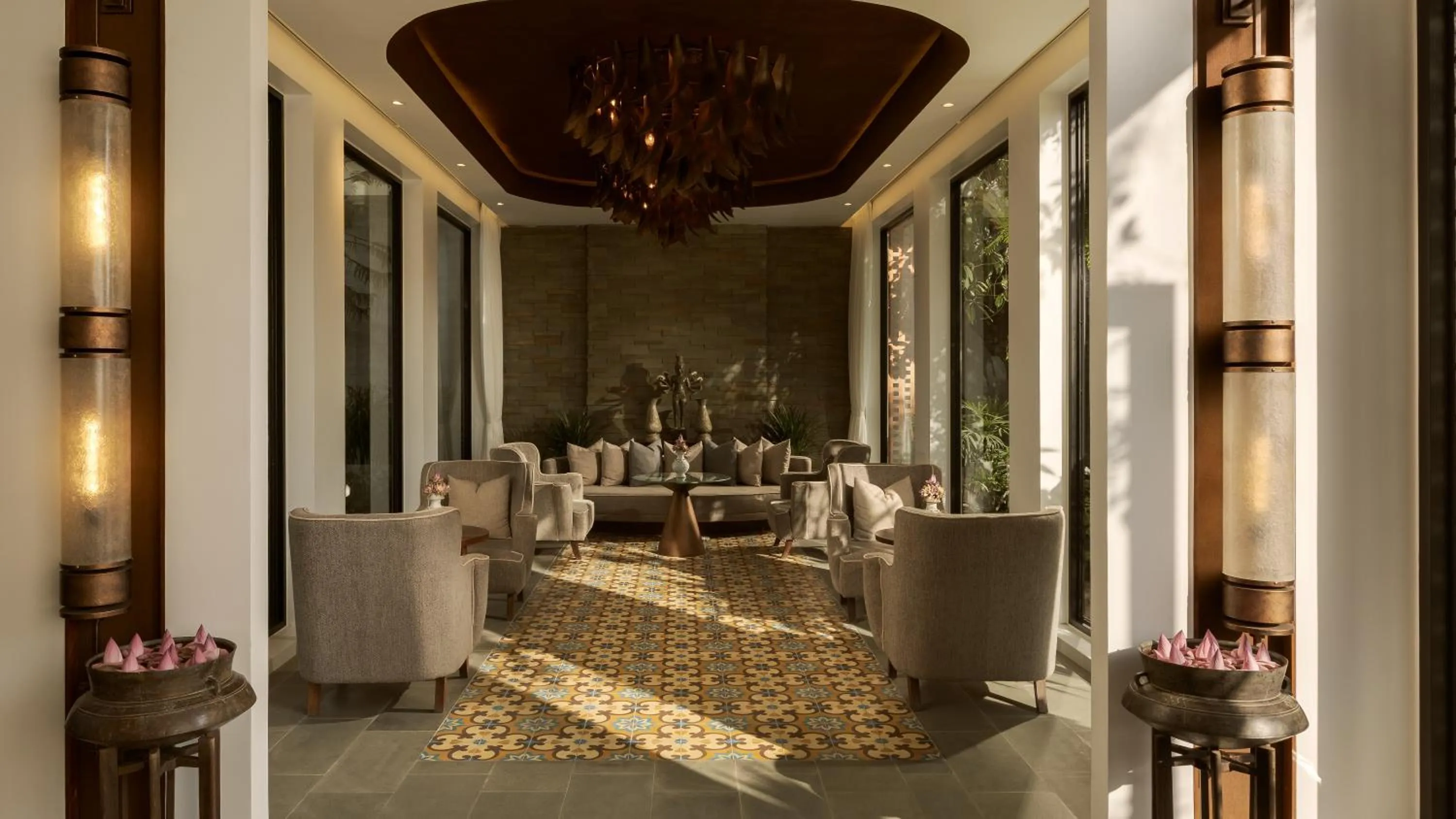 Restaurant/places to eat in Shintana Saya Residence