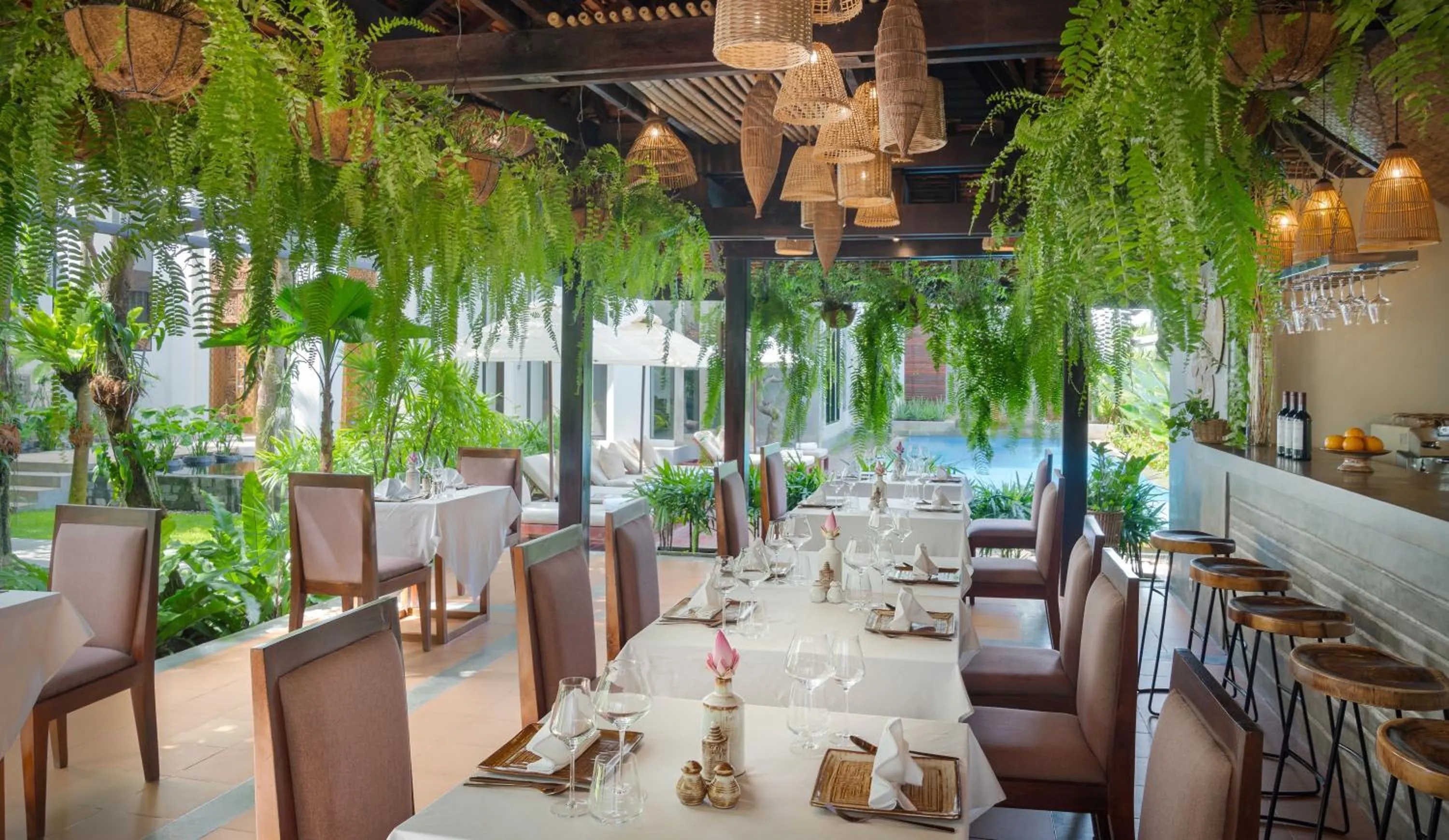 Restaurant/places to eat in Shintana Saya Residence