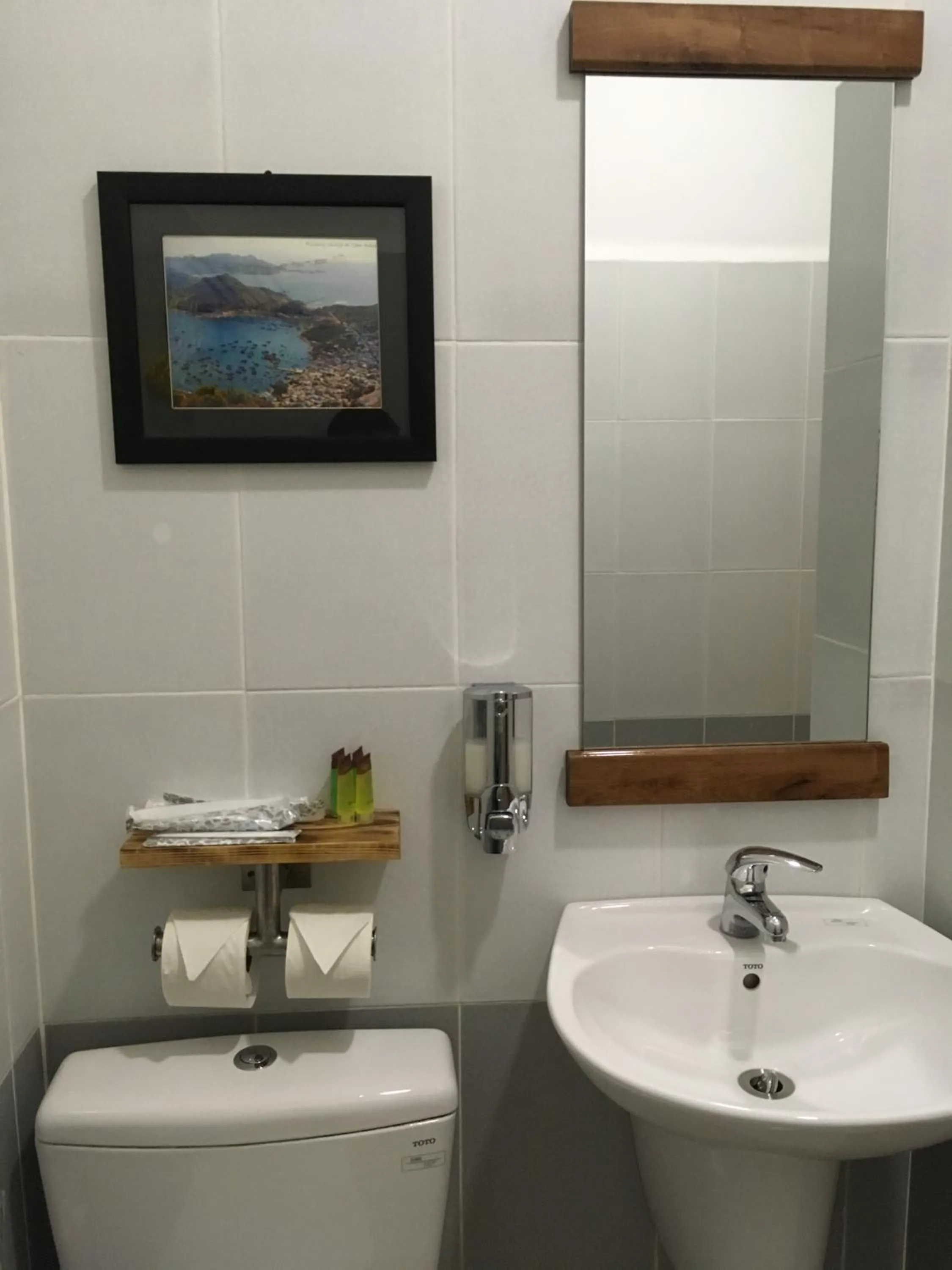 Toilet in The Alley Hostel