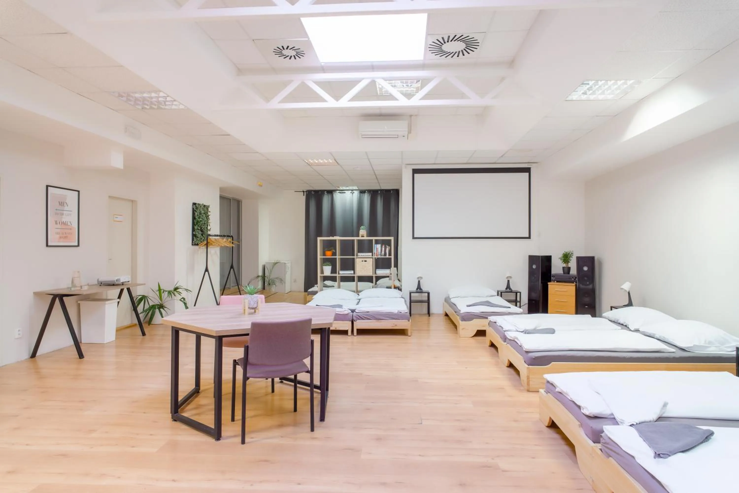 Communal lounge/ TV room, Bed in Internesto Brno