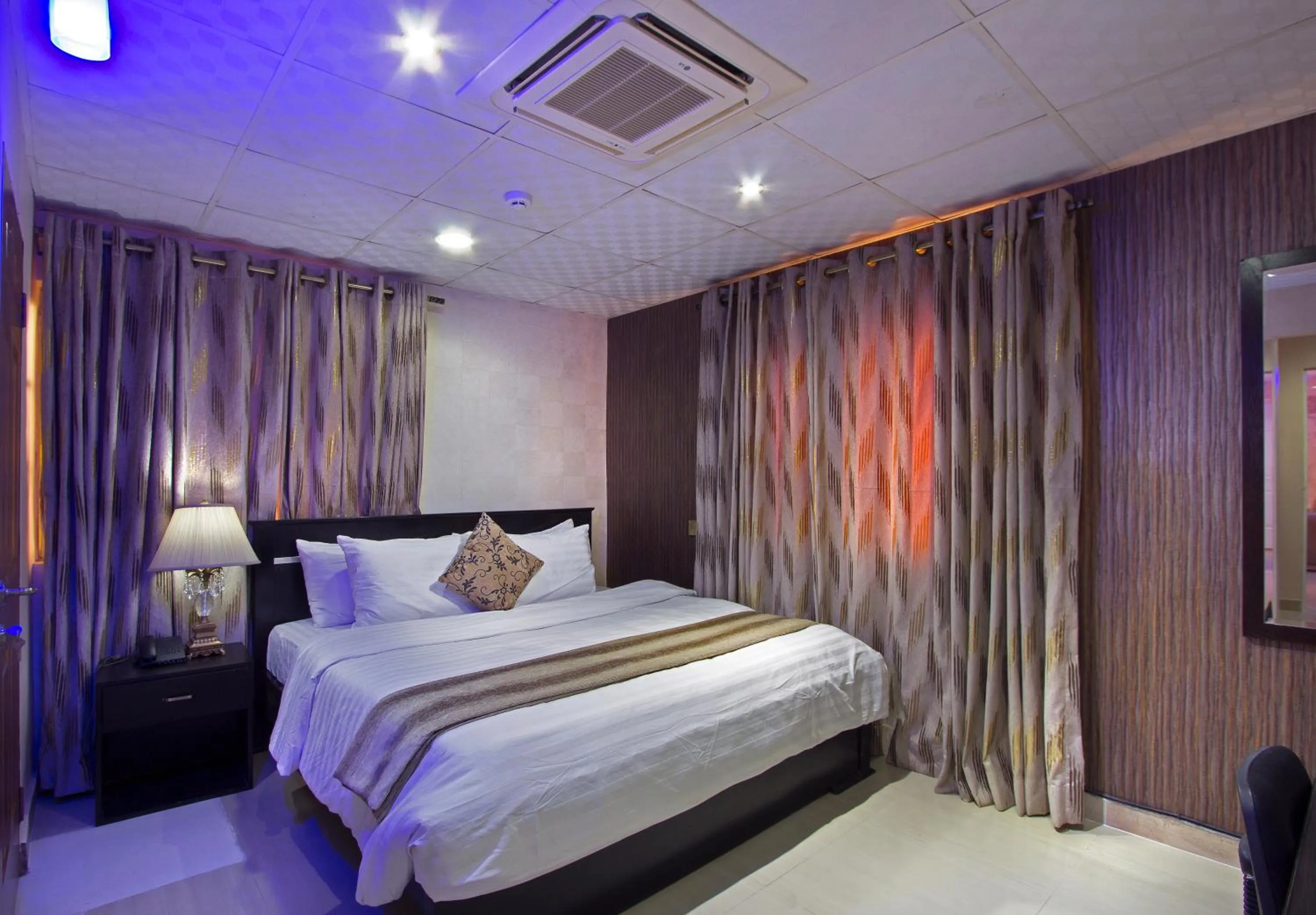 Bedroom in Valley Front View Hotel