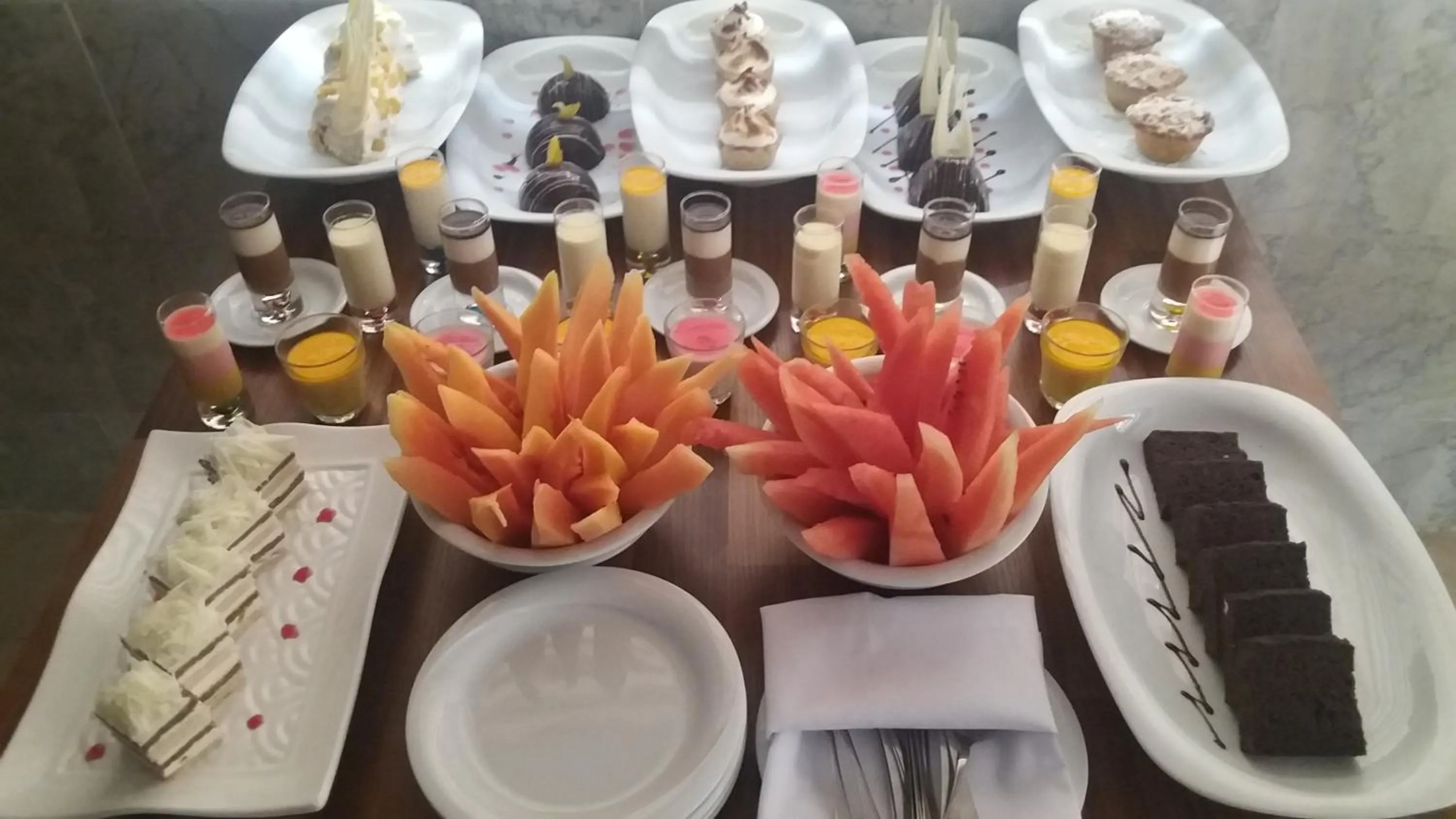 Food and drinks in Valley Front View Hotel